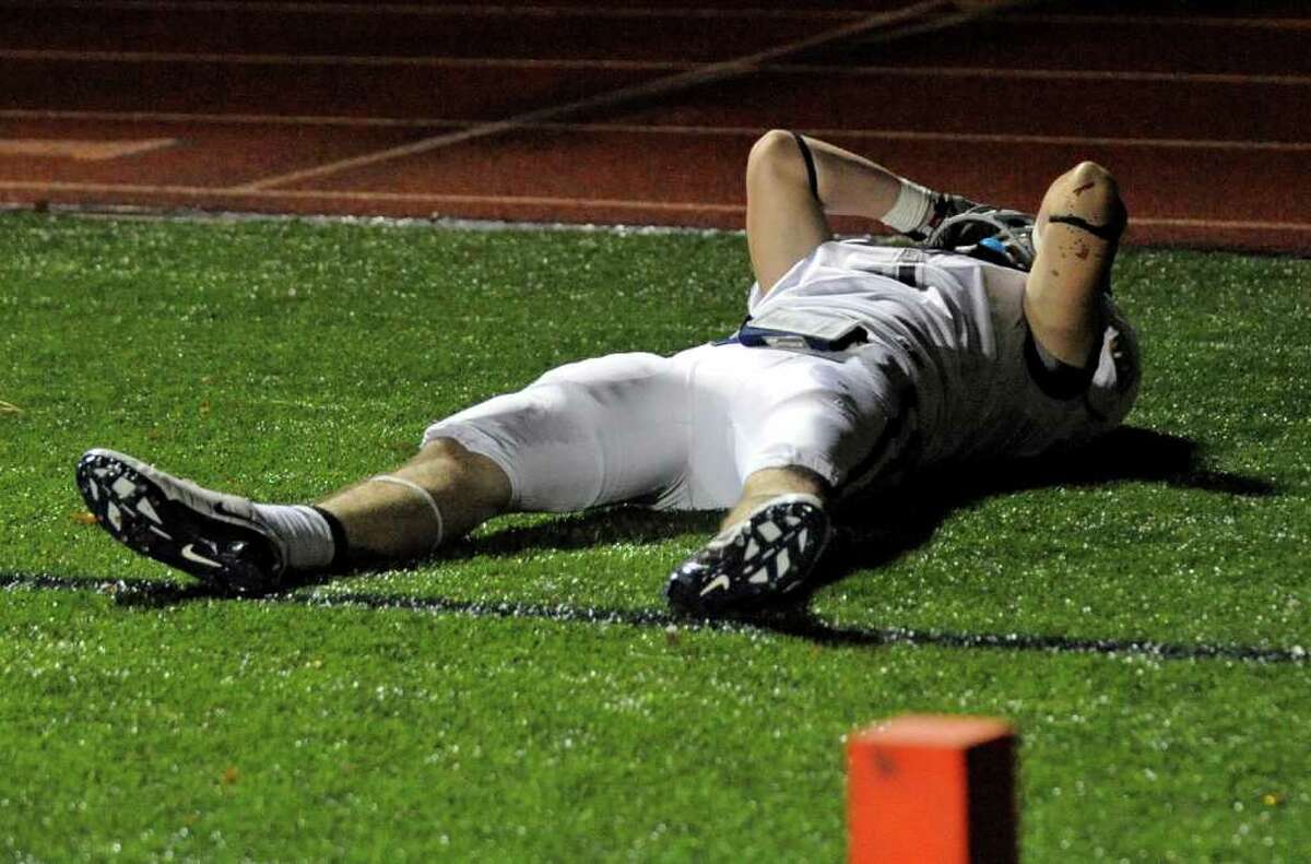 Glastonbury holds off Staples in closing seconds