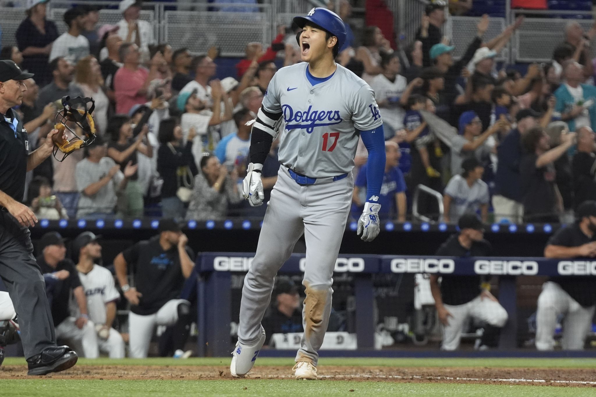 Shohei Ohtani becomes first player with 50 home runs, 50 steals