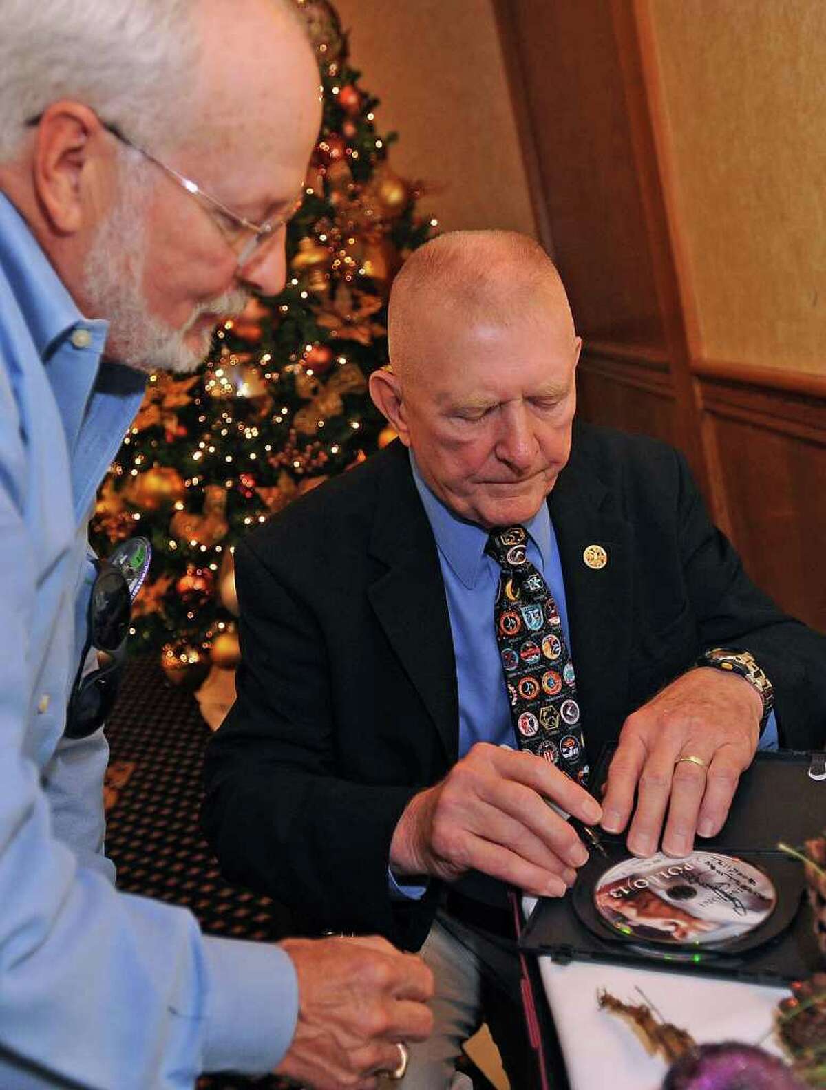 America should re enter space race, says NASA vet