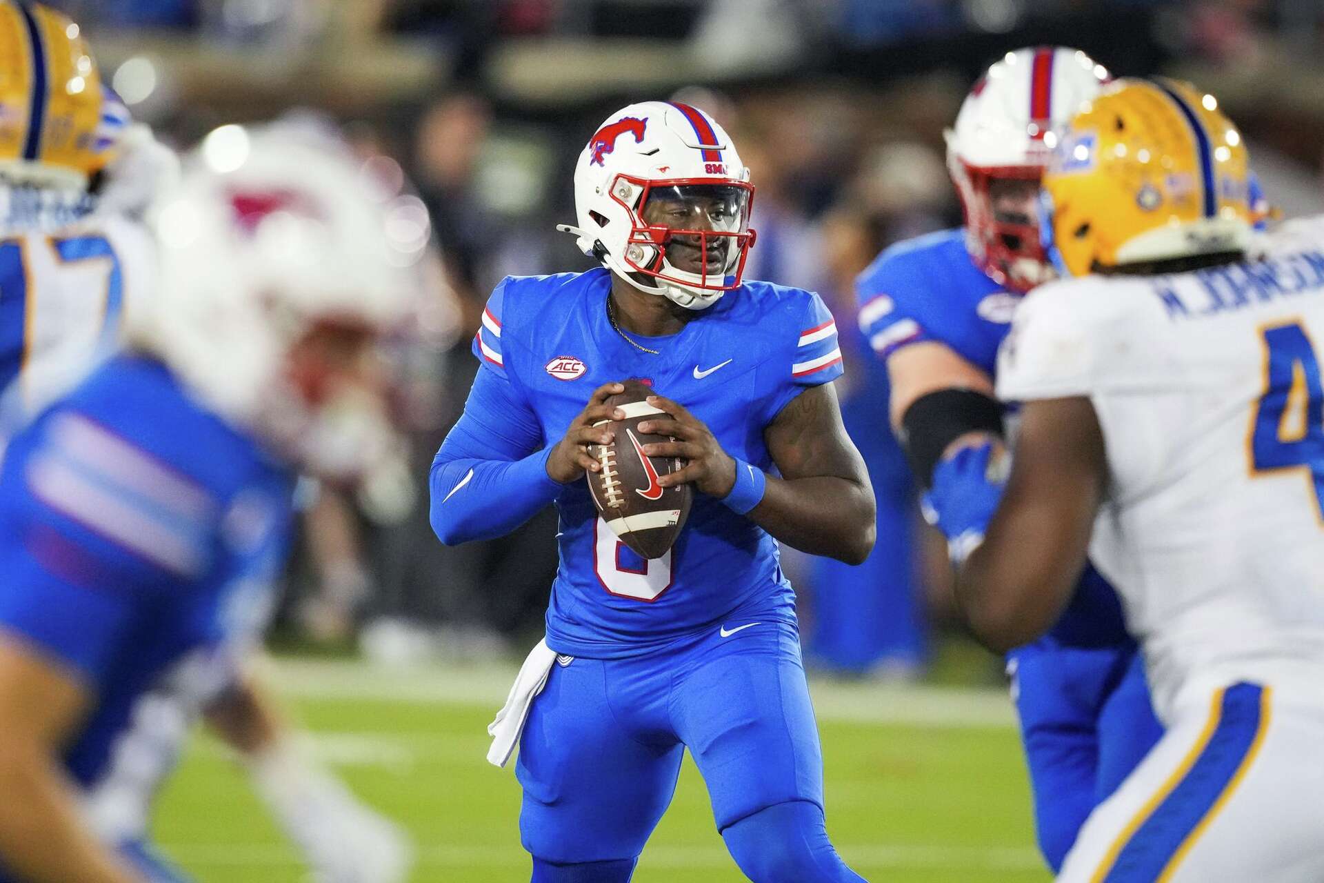 SMU QB Keldric Luster entering transfer portal