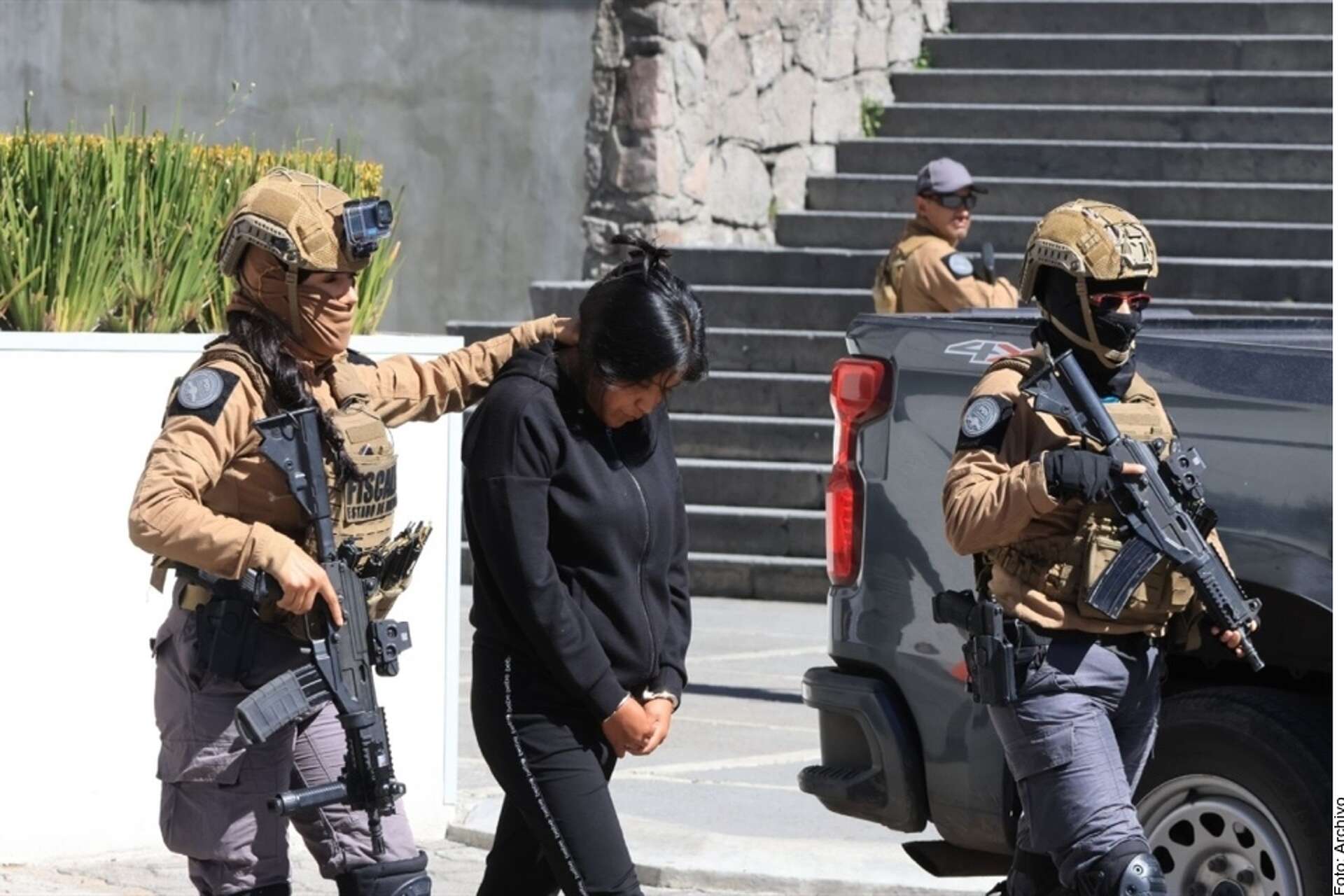 Operativo Enjambre en Edomex: arrestan a la alcaldesa de Amanalco y a 6 ...