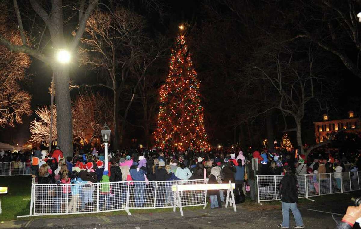 At the heart of Fairfield, tree lighting warms holiday season