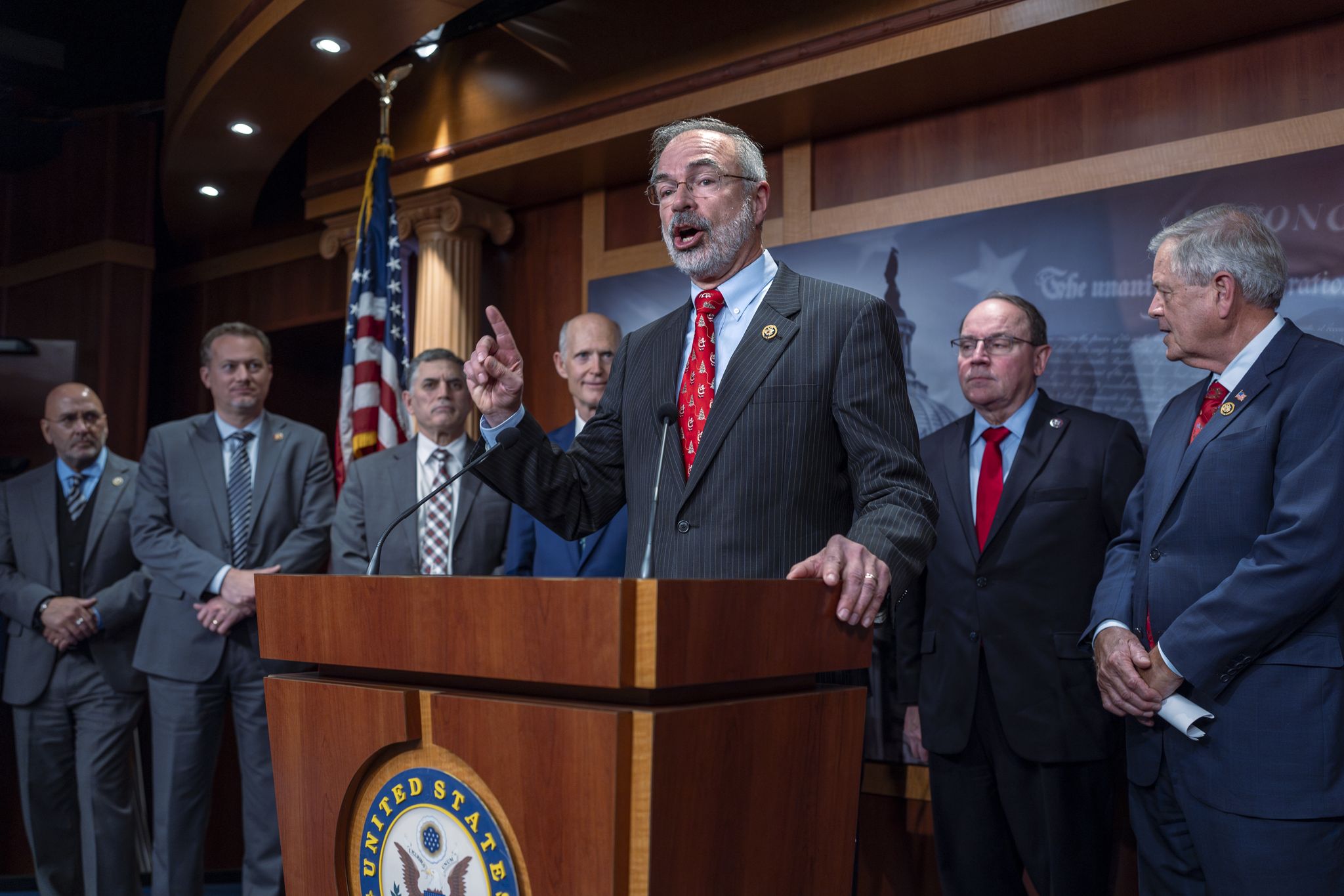 Plan to fund government collapses days before federal funding runs out