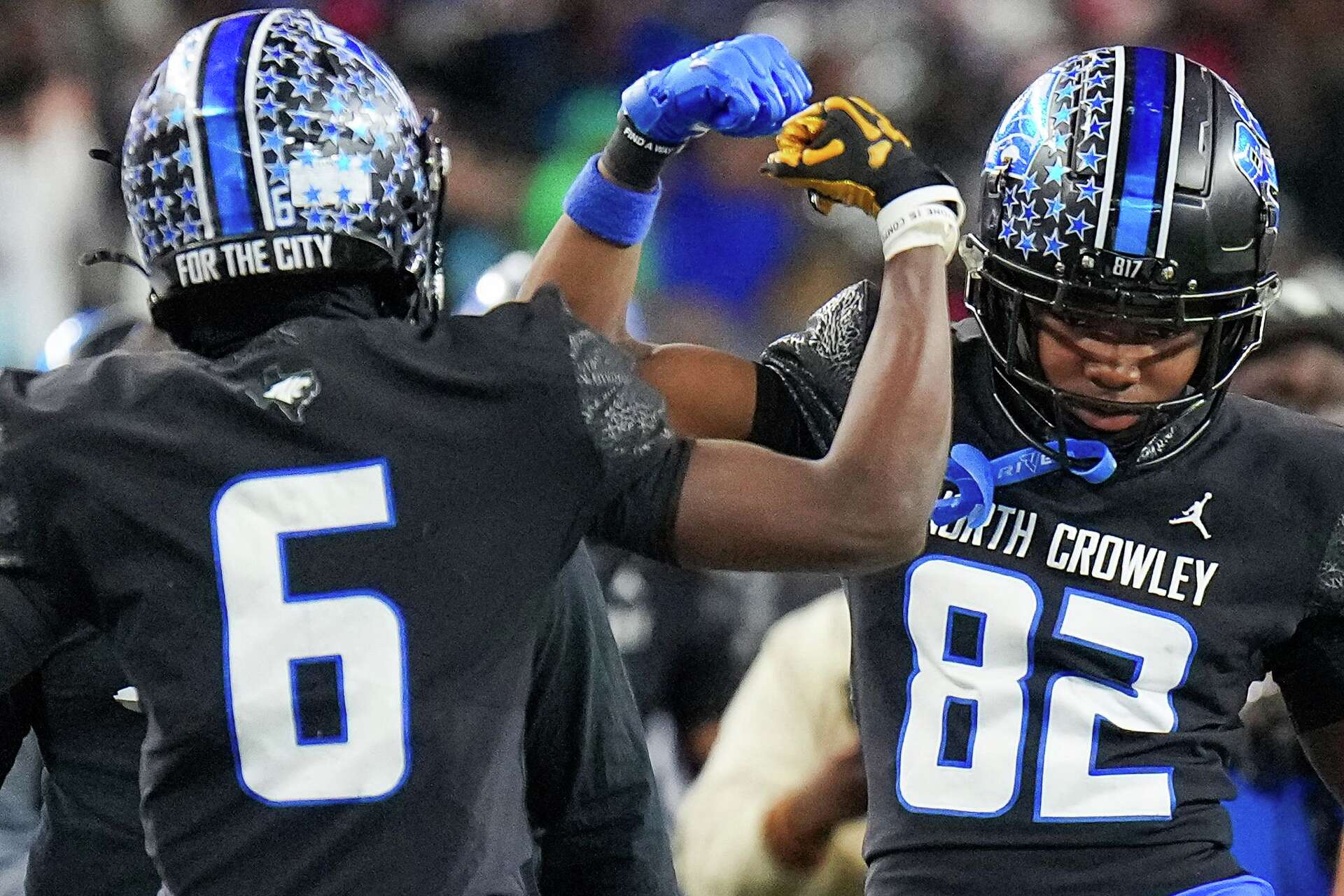 Cowboys lineman among many celebrating North Crowley state title win