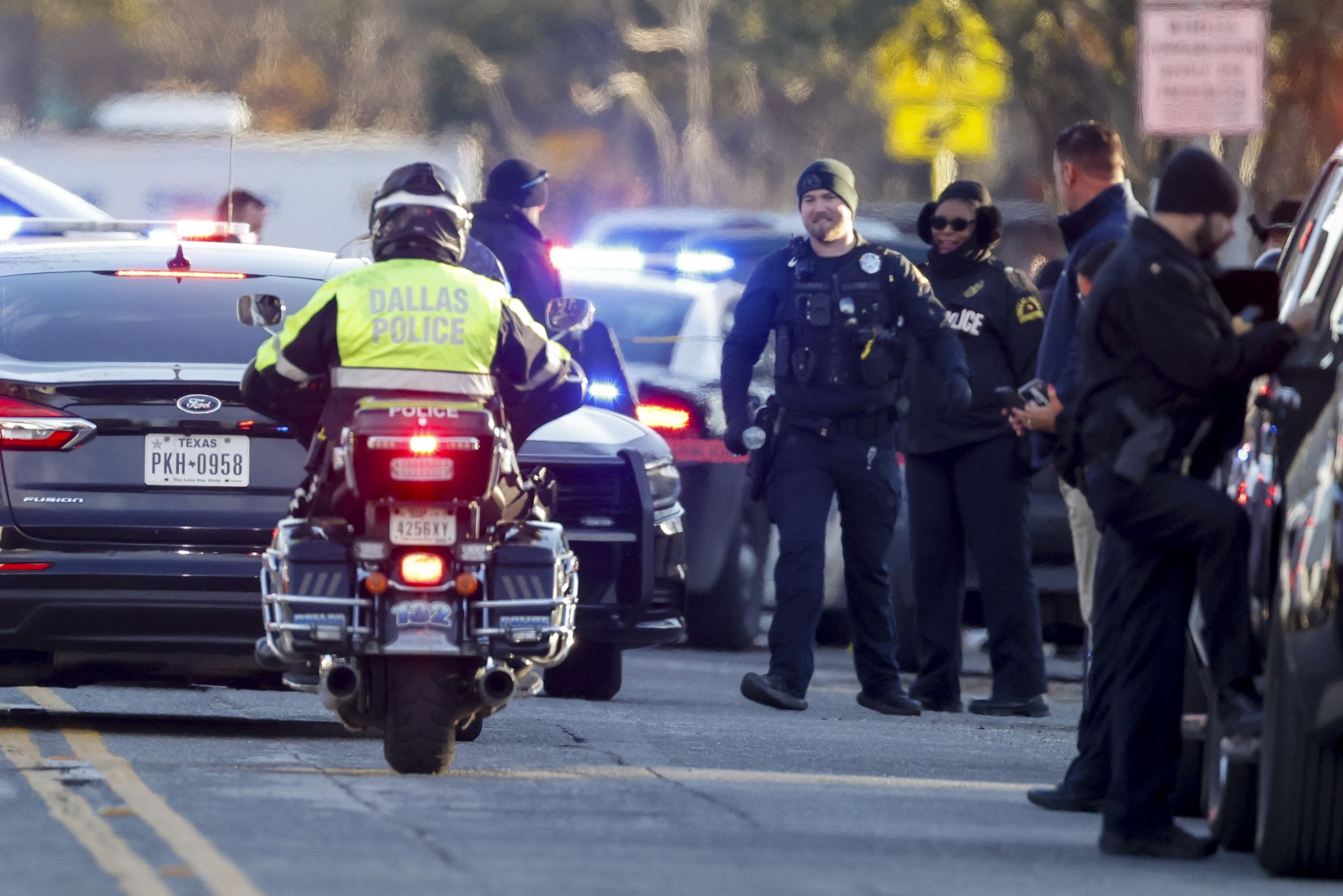 Police shoot, wound man who brandished gun in Far East Dallas ...