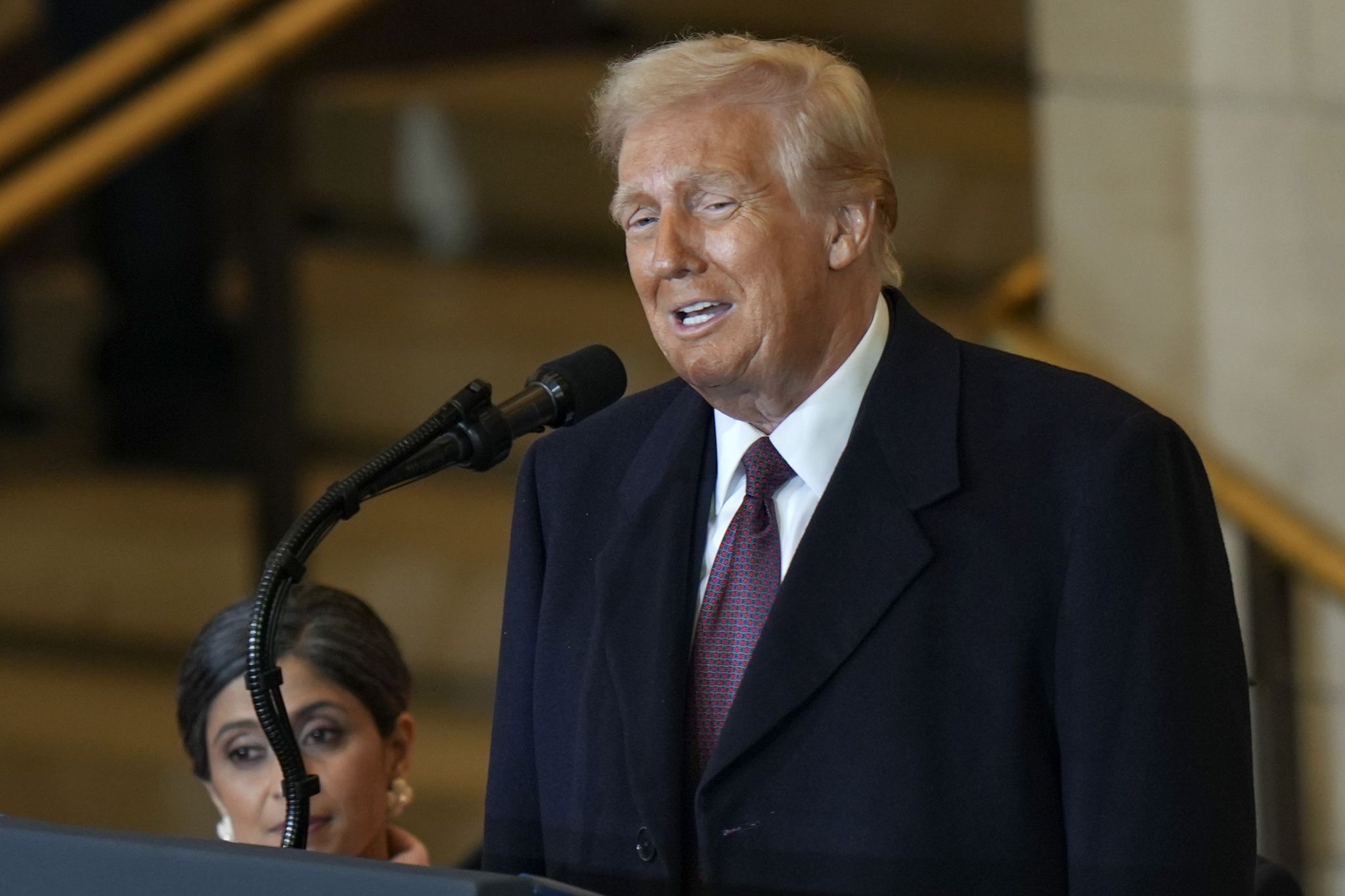 President Donald Trump praises Texas Gov. Greg Abbott on border