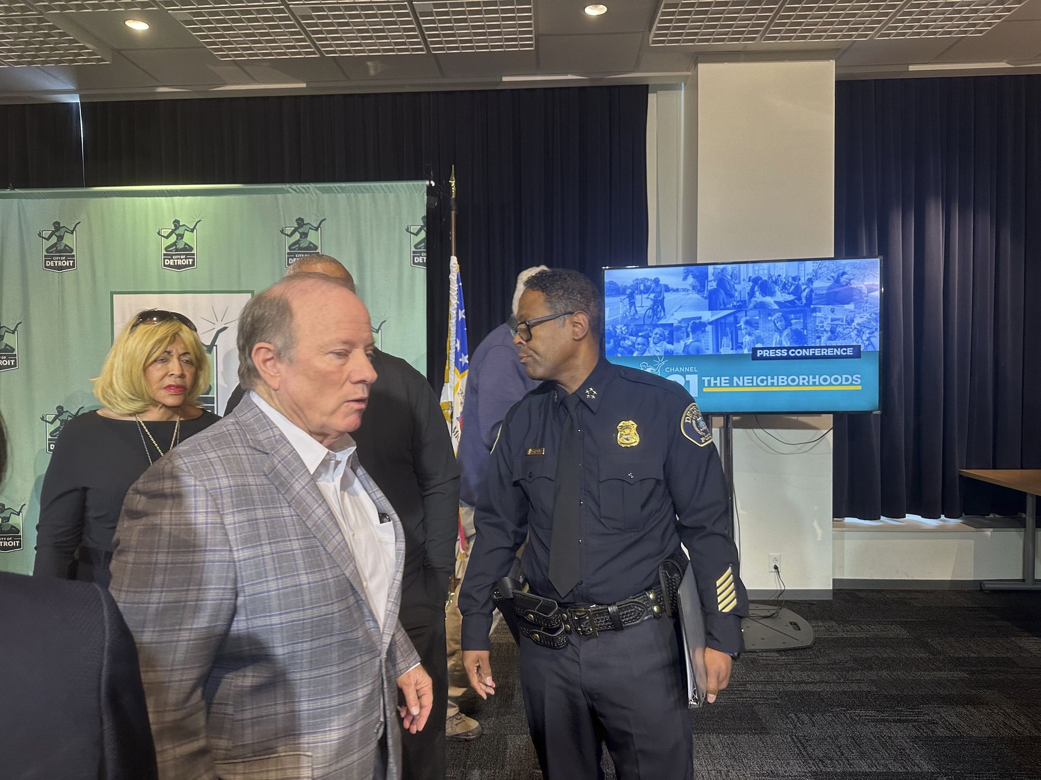 Detroit police say 2 young kids froze to death in parked van outside casino