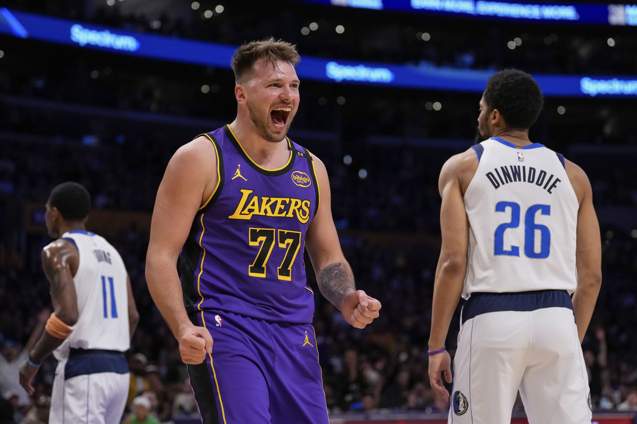 Watch: Luka Doncic stares down Mavs bench after hitting first-quarter 3