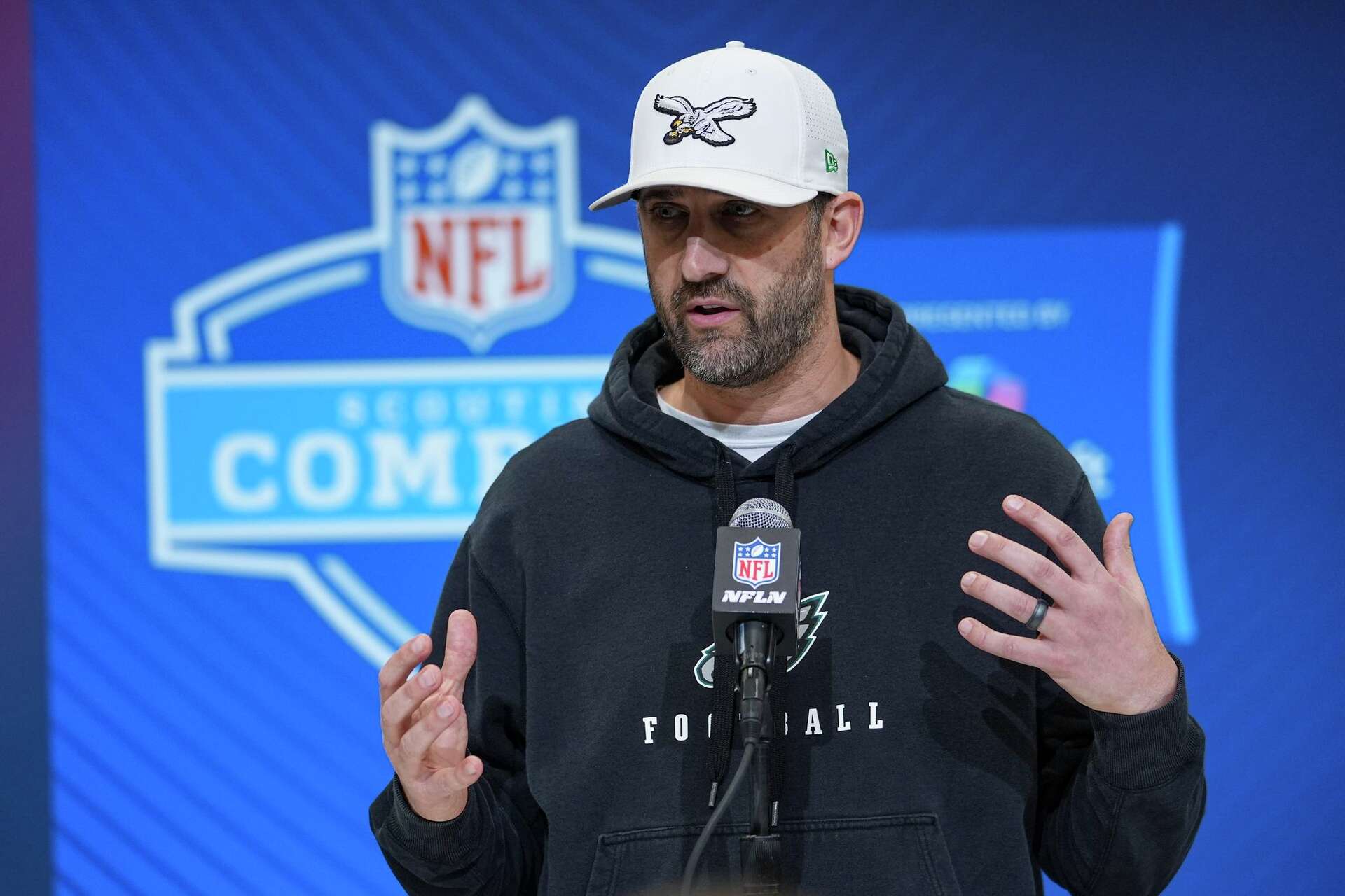 Eagles sign head coach Nick Sirianni to multi-year extension