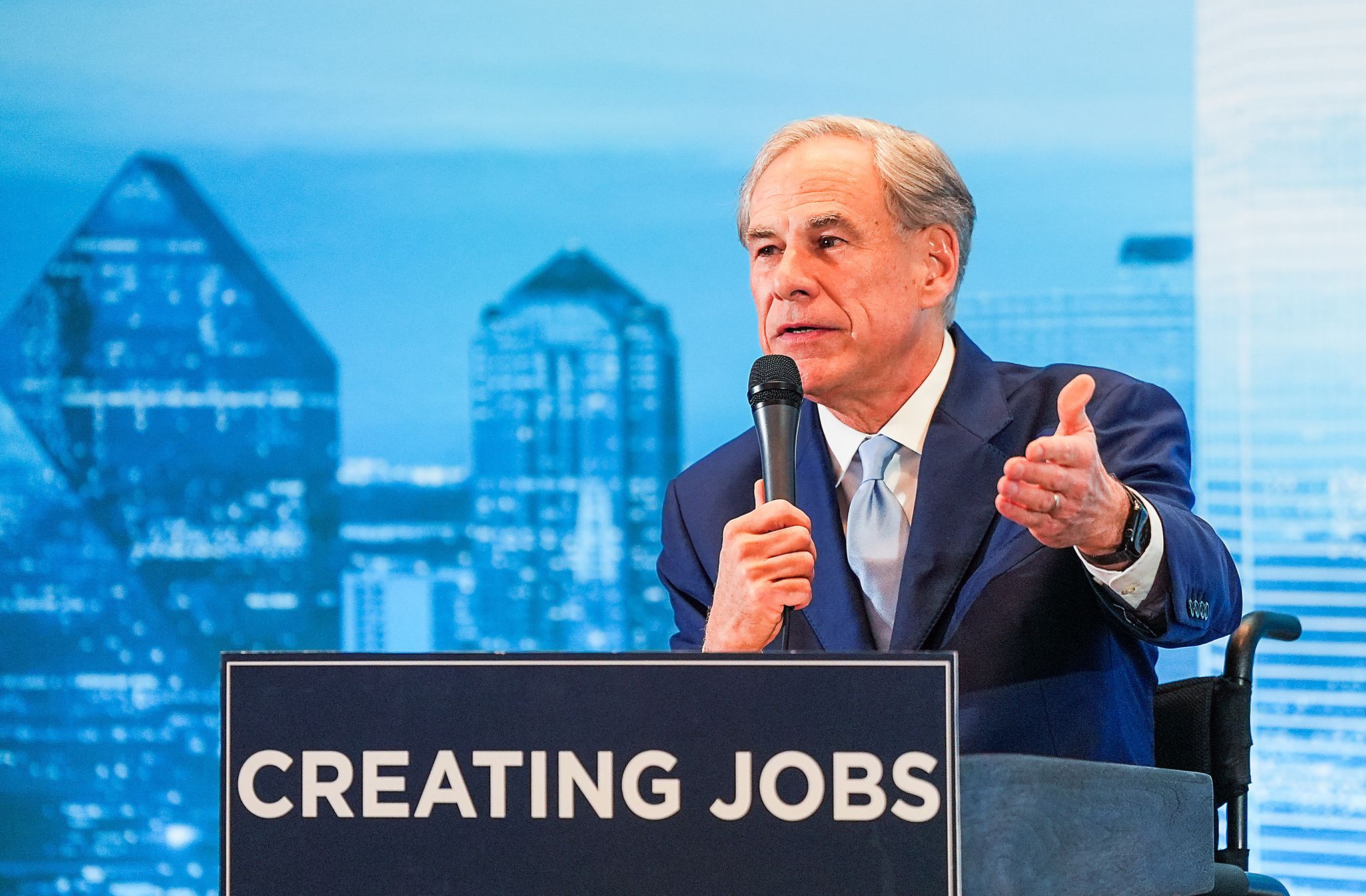 Abbott not ready to call special session on redistricting, but not ...