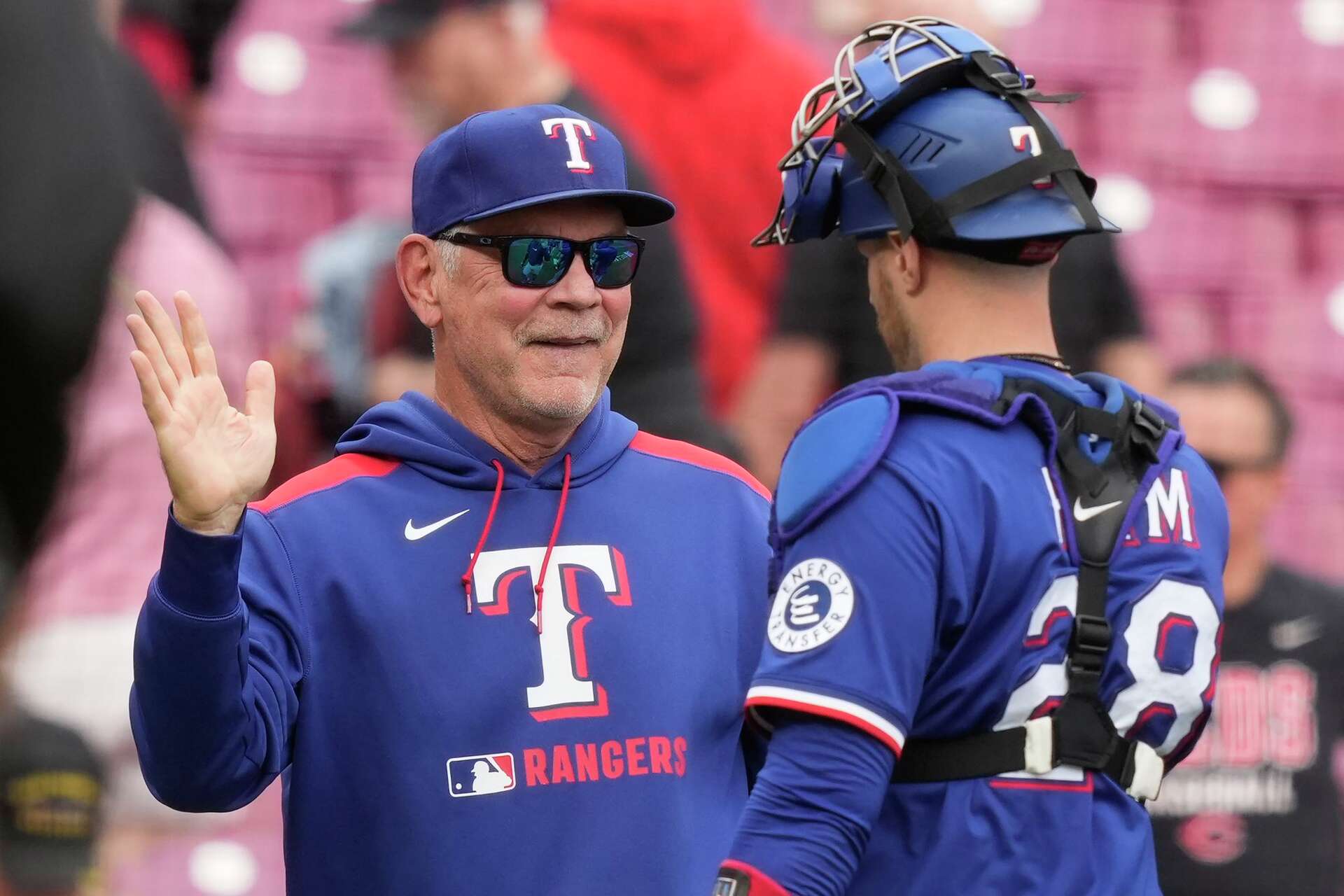 Texas Rangers post 1-0 shutout vs. Reds on consecutive days