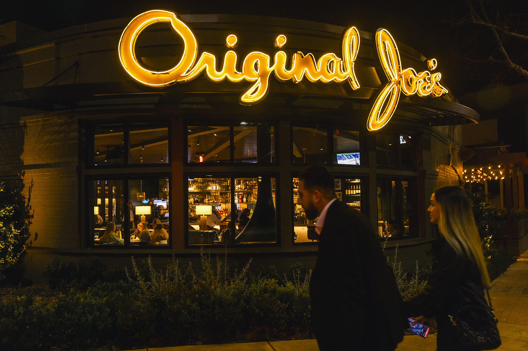 City investigates fight between SF firefighters, Marin deputy at Original Joe's