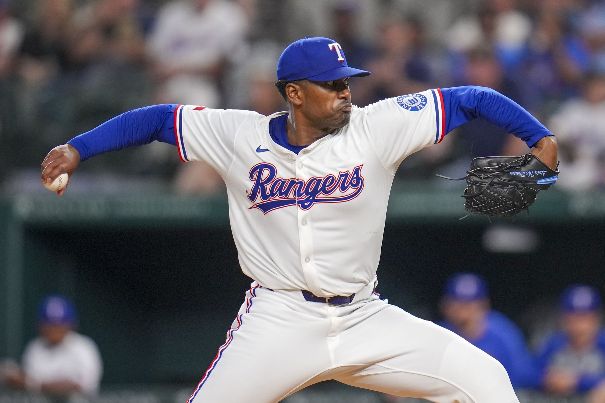 Takeaways from a night of firsts for the Rangers' pitching staff