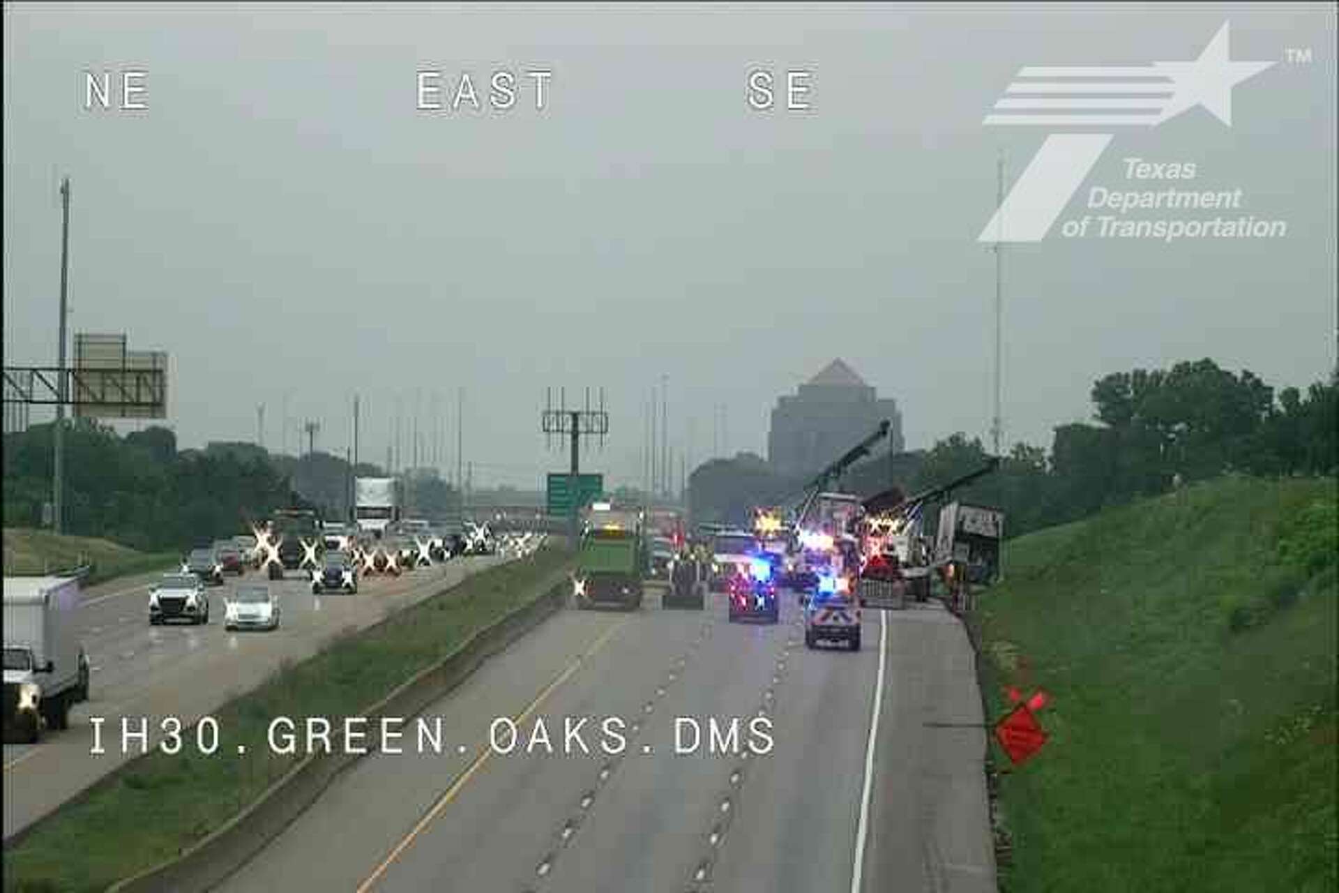 Arlington crash shut down all lanes on I-30 Wednesday morning