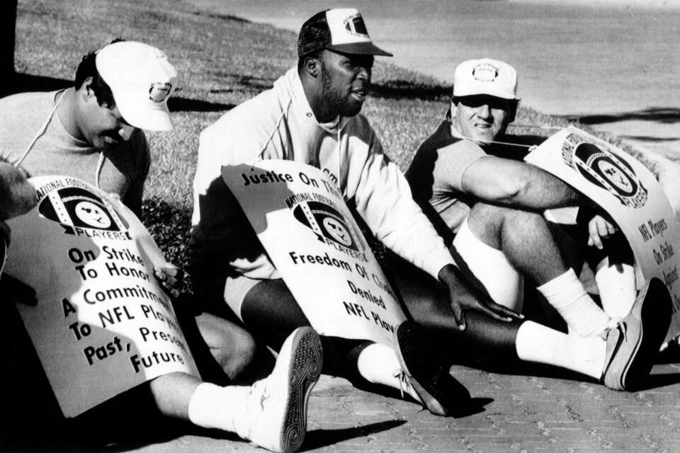 Boxer Tom Rafferty Tom Rafferty, a stalwart on Dallas Cowboys offensive line, dies at 70