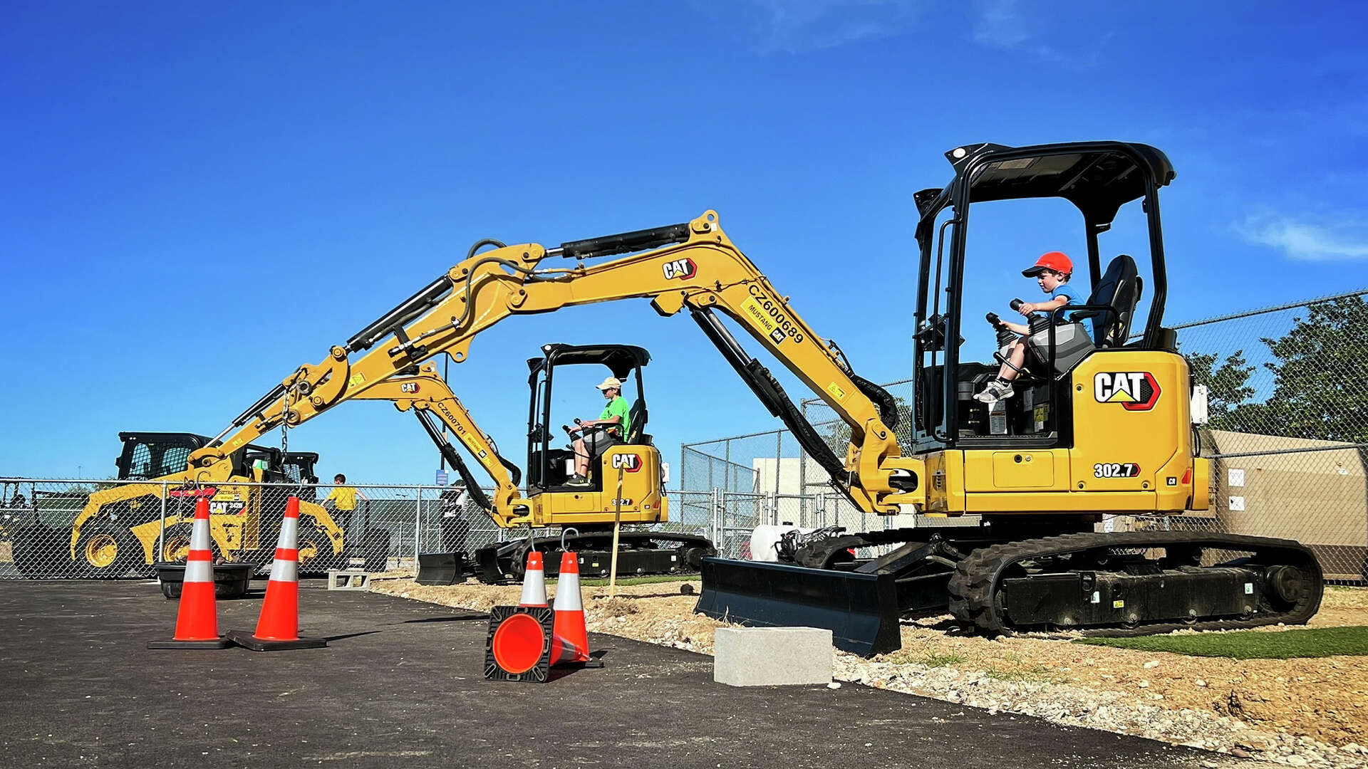Grapevine Mills getting Dig World, where kids control big machines
