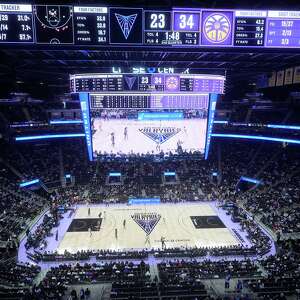 For departing Mavericks and Stars, why is the 25-year-old American Airlines Center obsolete?