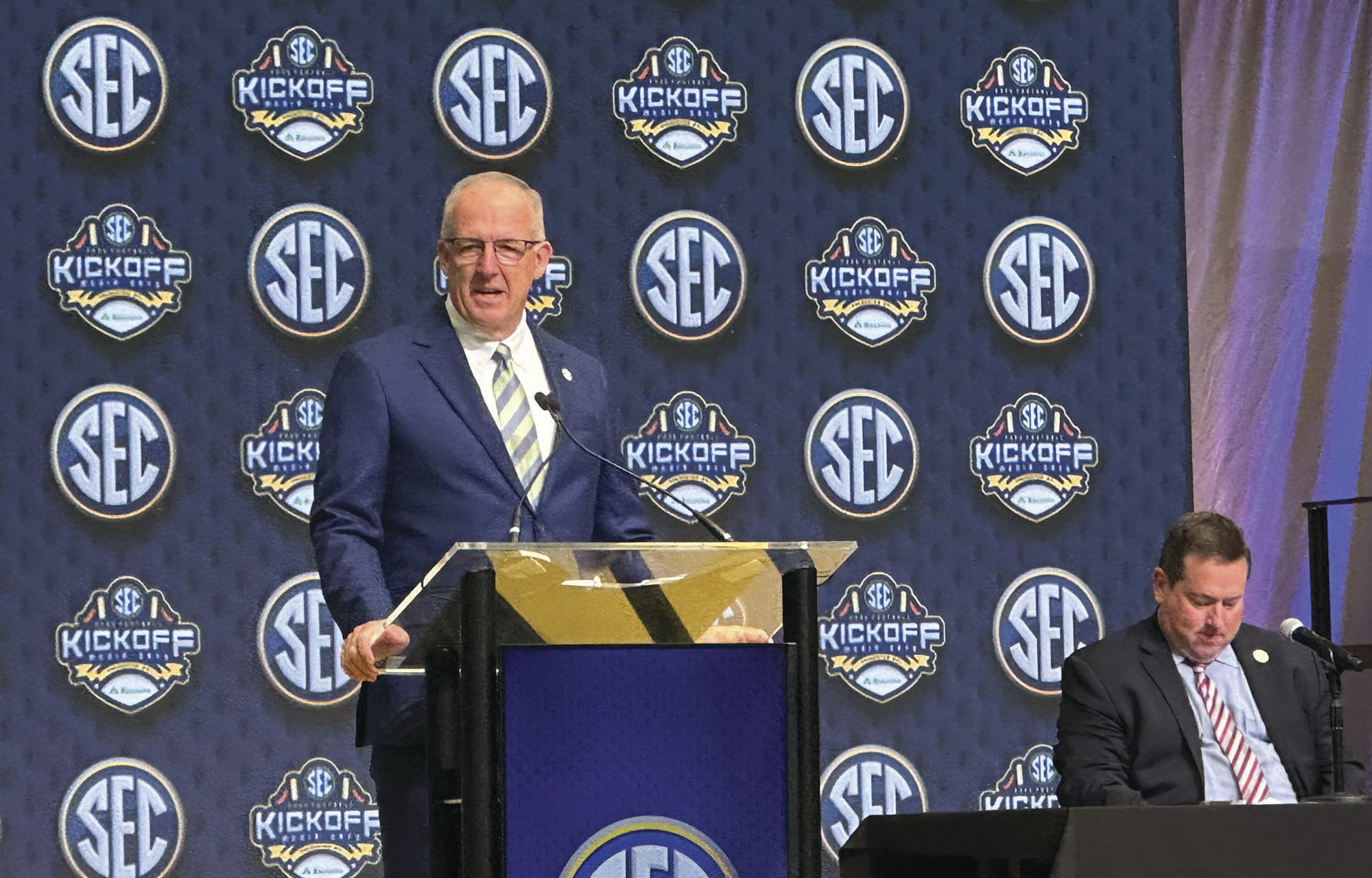 SEC, Big Ten are at a standstill over the College Football Playoff format
