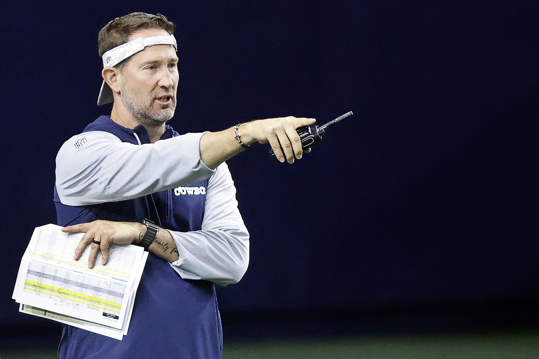 Stars jump all over Jets, ride Jake Oettinger shutout to home win