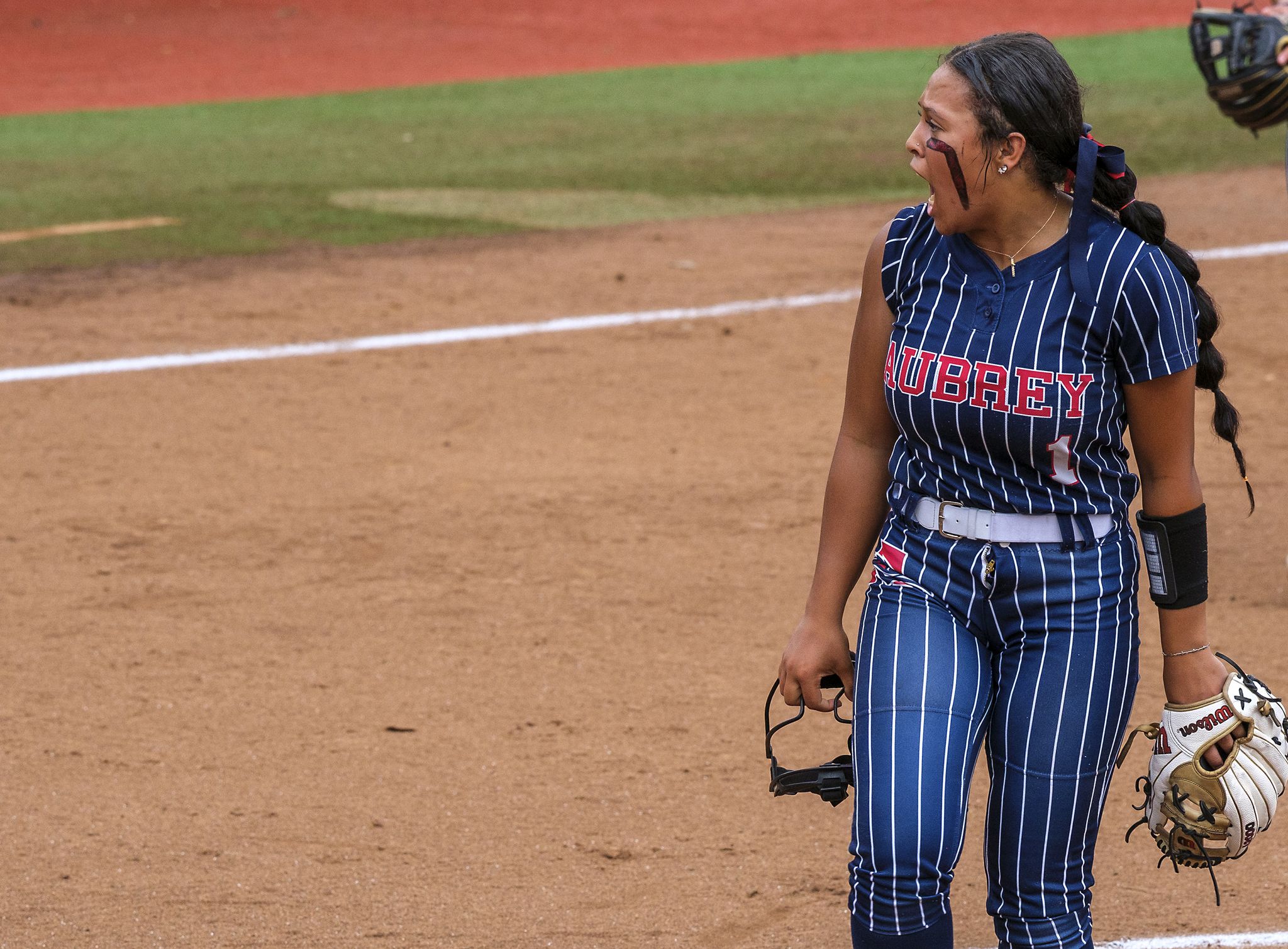 Aubrey stumbles vs. Robinson in 4AII softball state title bout