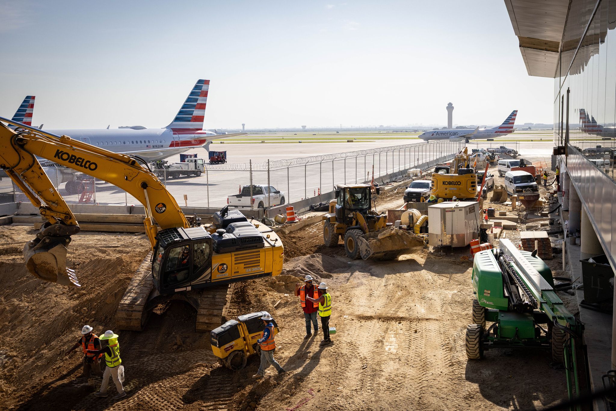 DFW Airport prepares for disruptions as it renovates terminal exits