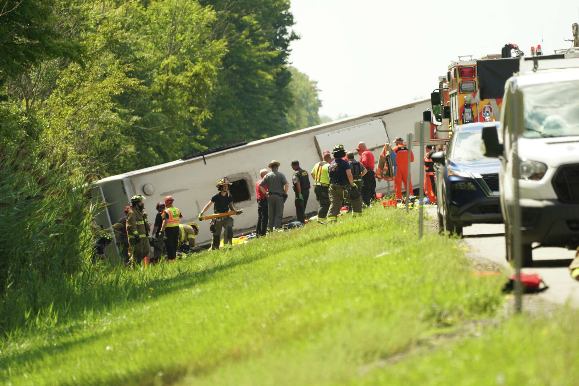 New York tour bus crash leaves multiple people dead, injured