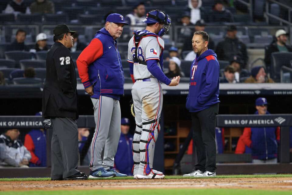 Texas Ranger Heim Texas Rangers catcher Jonah Heim exits game with hand injury