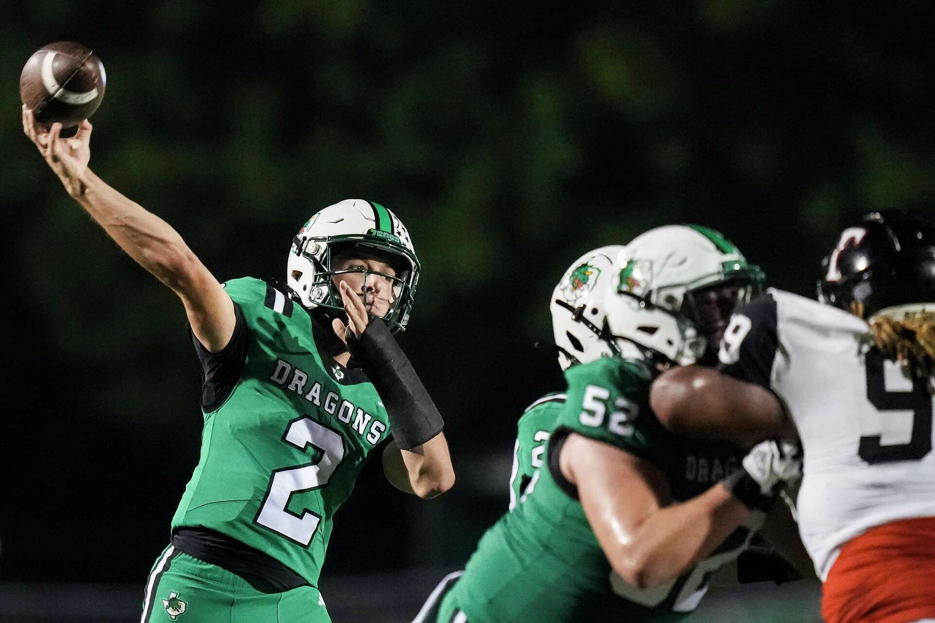 Injury hasn't slowed down Southlake Carroll star QB Angelo Renda