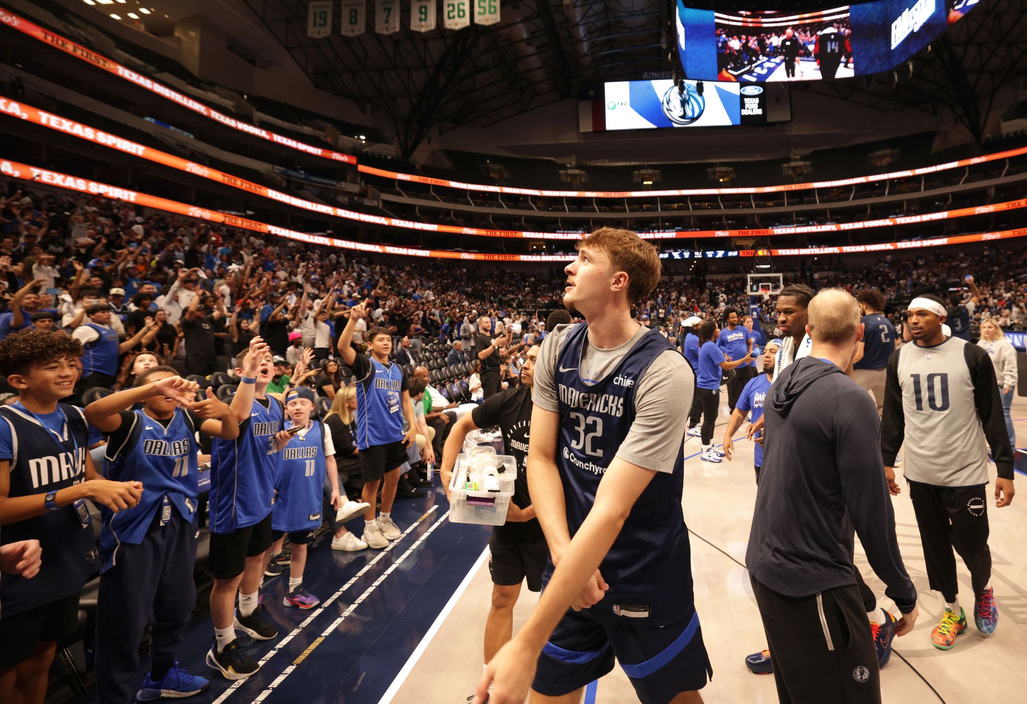 Back in action at the AAC: See photos from the Dallas Mavericks' Fan ...