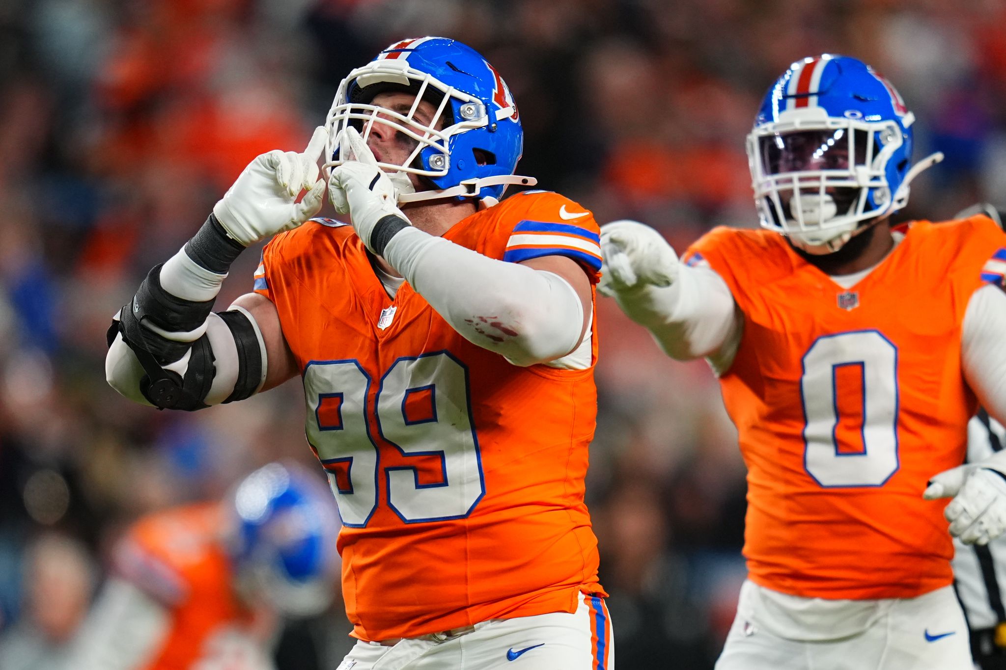 Broncos' defense shines in squeaker win over Raiders despite offensive ...