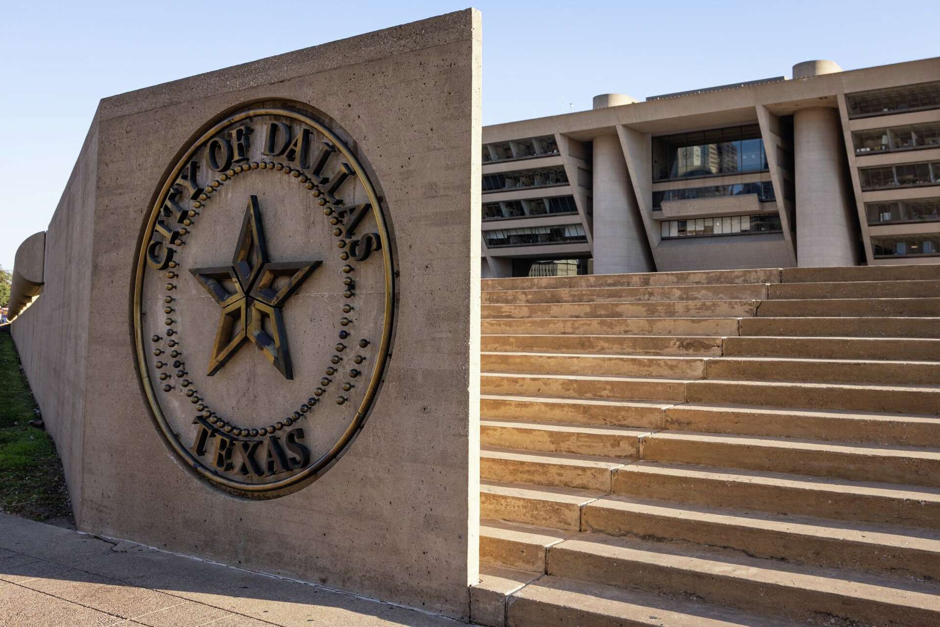 Dallas City Hall assessment still under wraps, for now