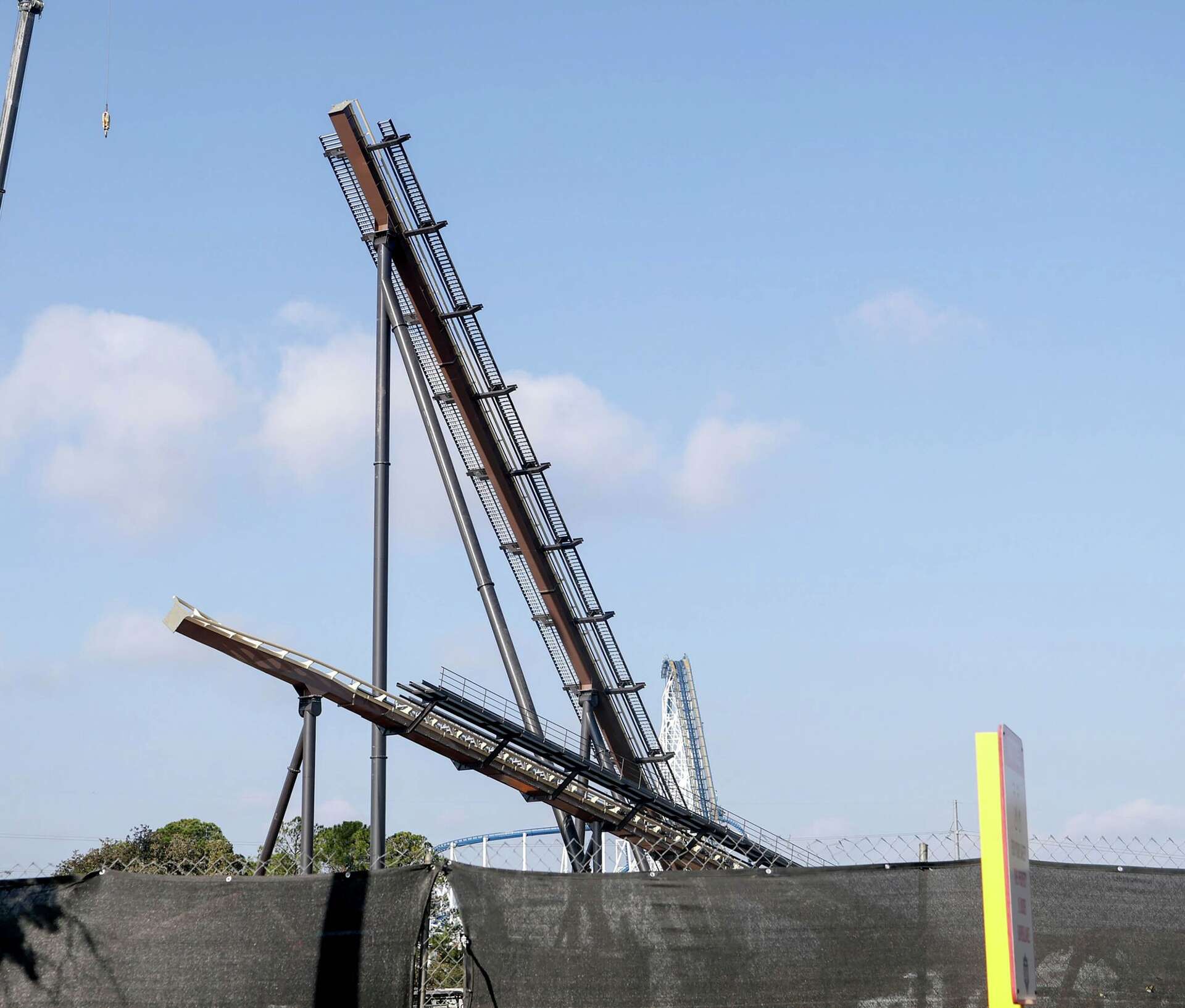 Tormenta Rampanging Run Six Flags Over Texas shares sneak peek of train for record-breaking ...