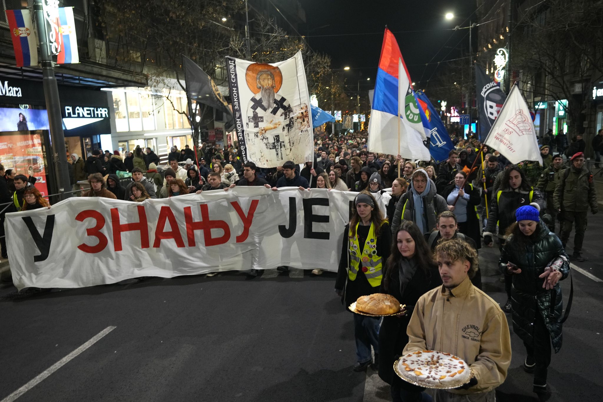 Miles se manifiestan en Belgrado contra la represión de las protestas ...