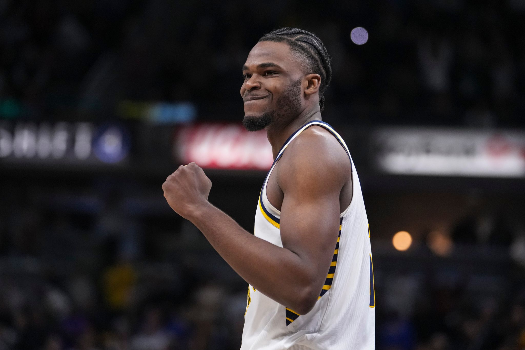 Aaron Nesmith logra bandeja clave y tapa decisiva en victoria de Pacers ...