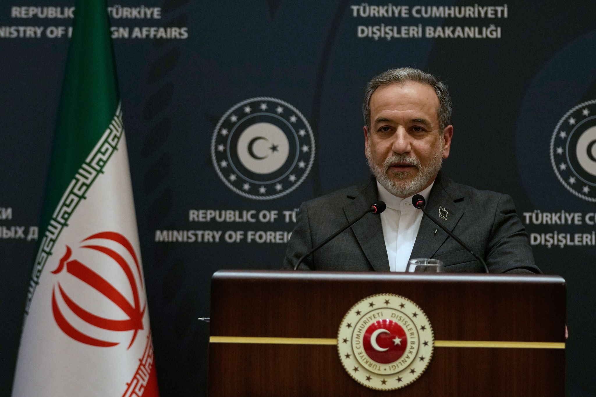 Arab allies urge restraint from US and Iran as Trump demands deal on ...