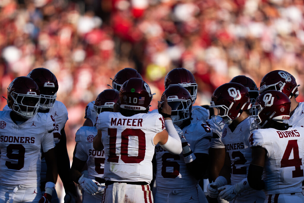 Texas Longhorns, Oklahoma Sooners suffer financial losses in 2025