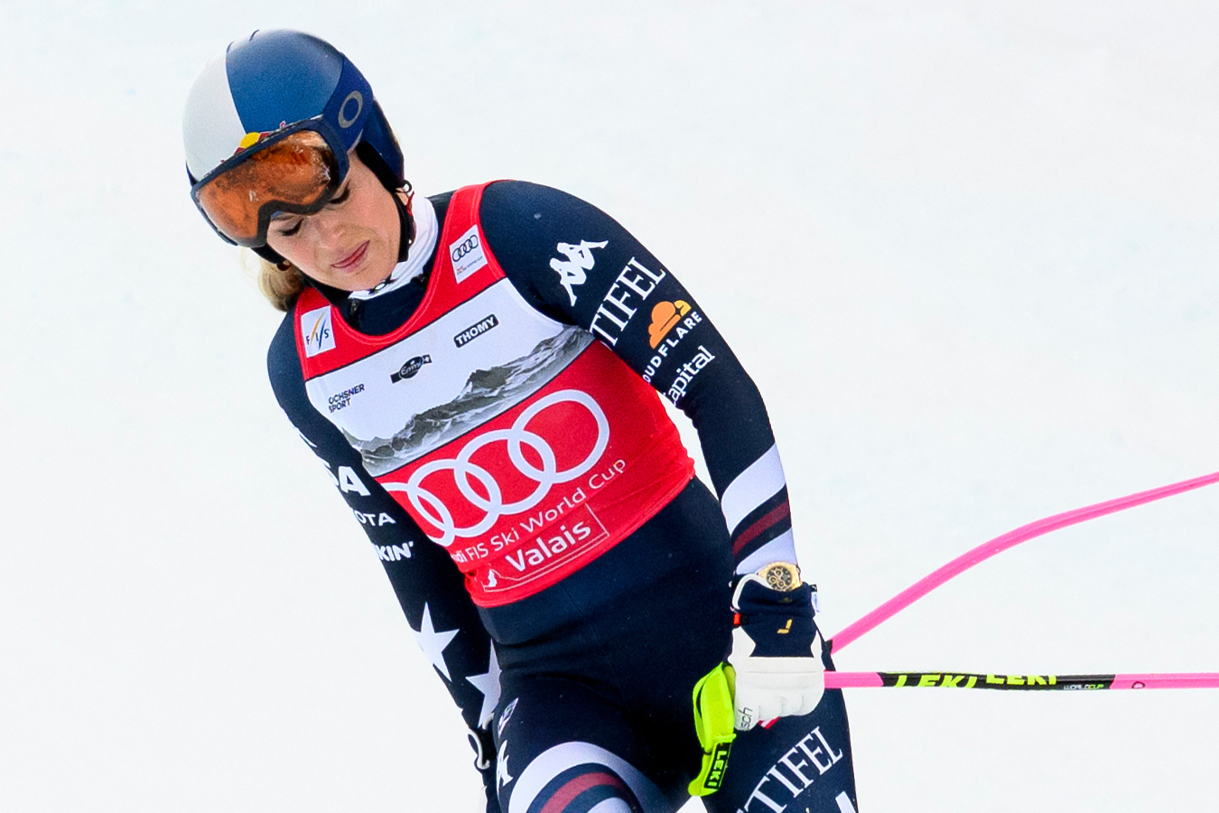 Lindsey Vonn's decision to compete with a torn ACL is risky but