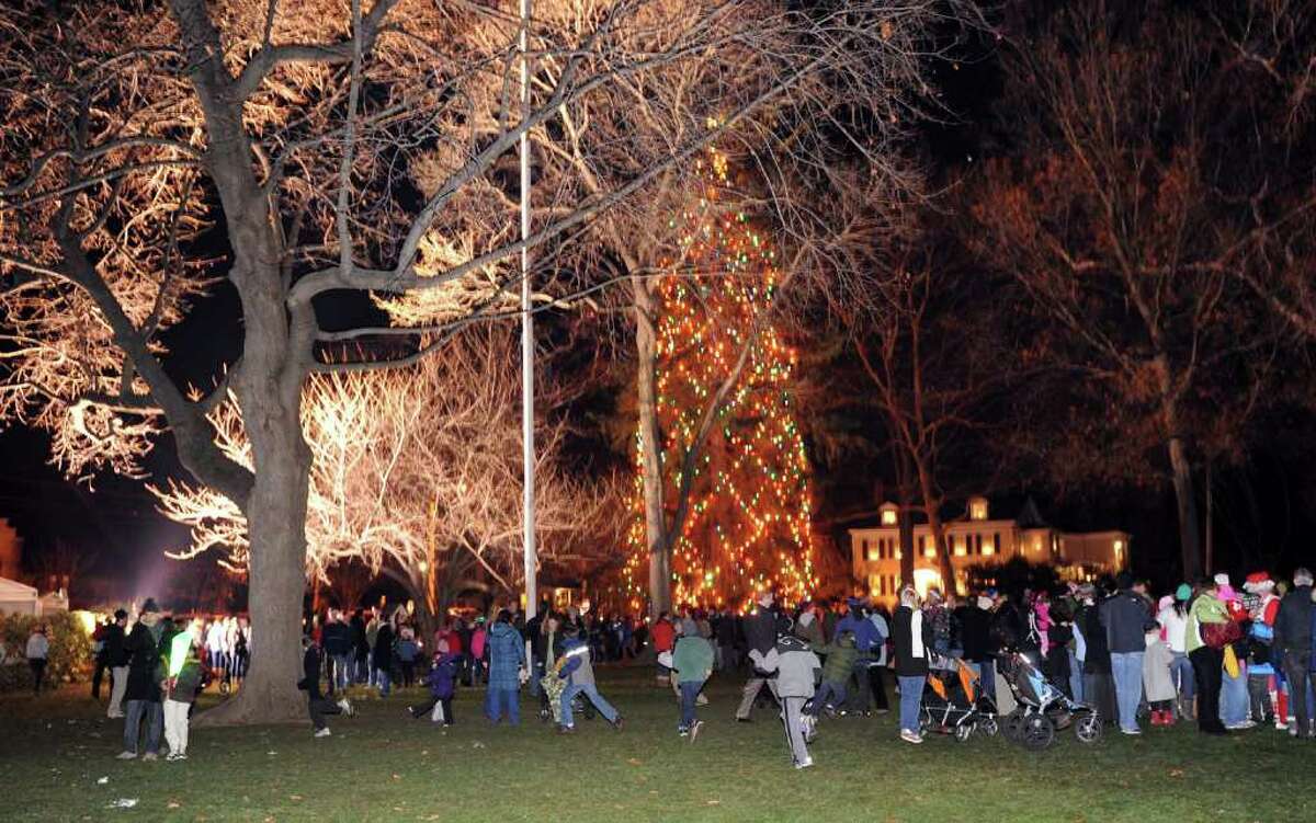 Westport won't 'bough' to official Christmas tree tradition