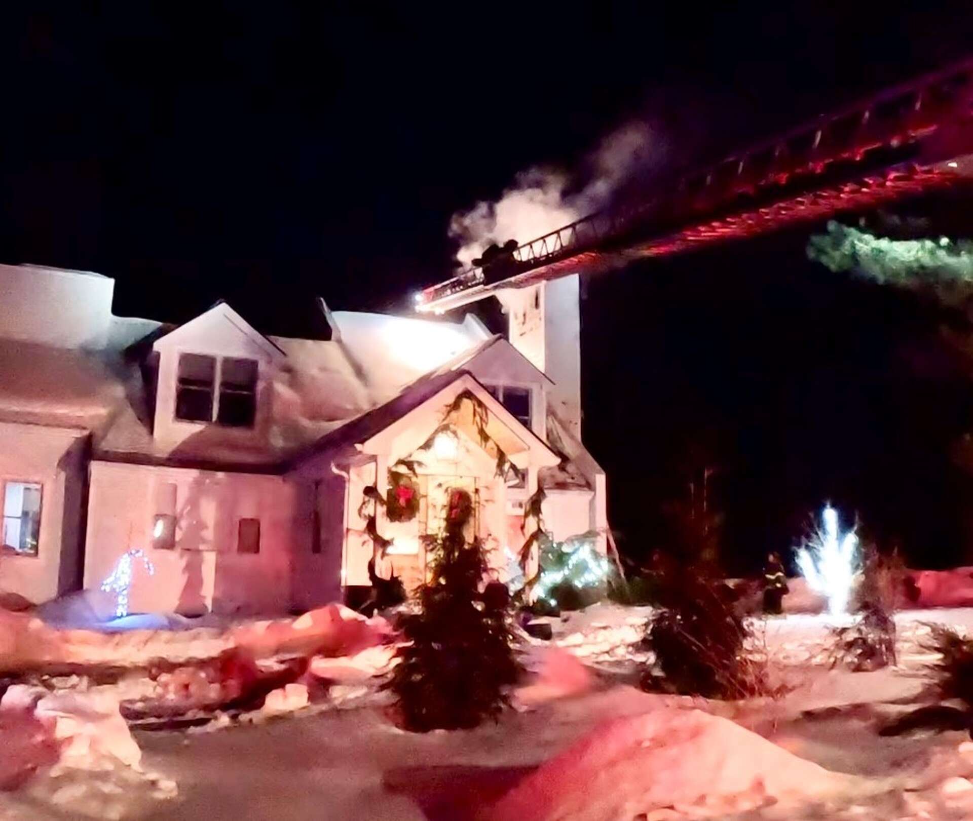 4 displaced in Norwalk house fire on West Rocks Road, officials say