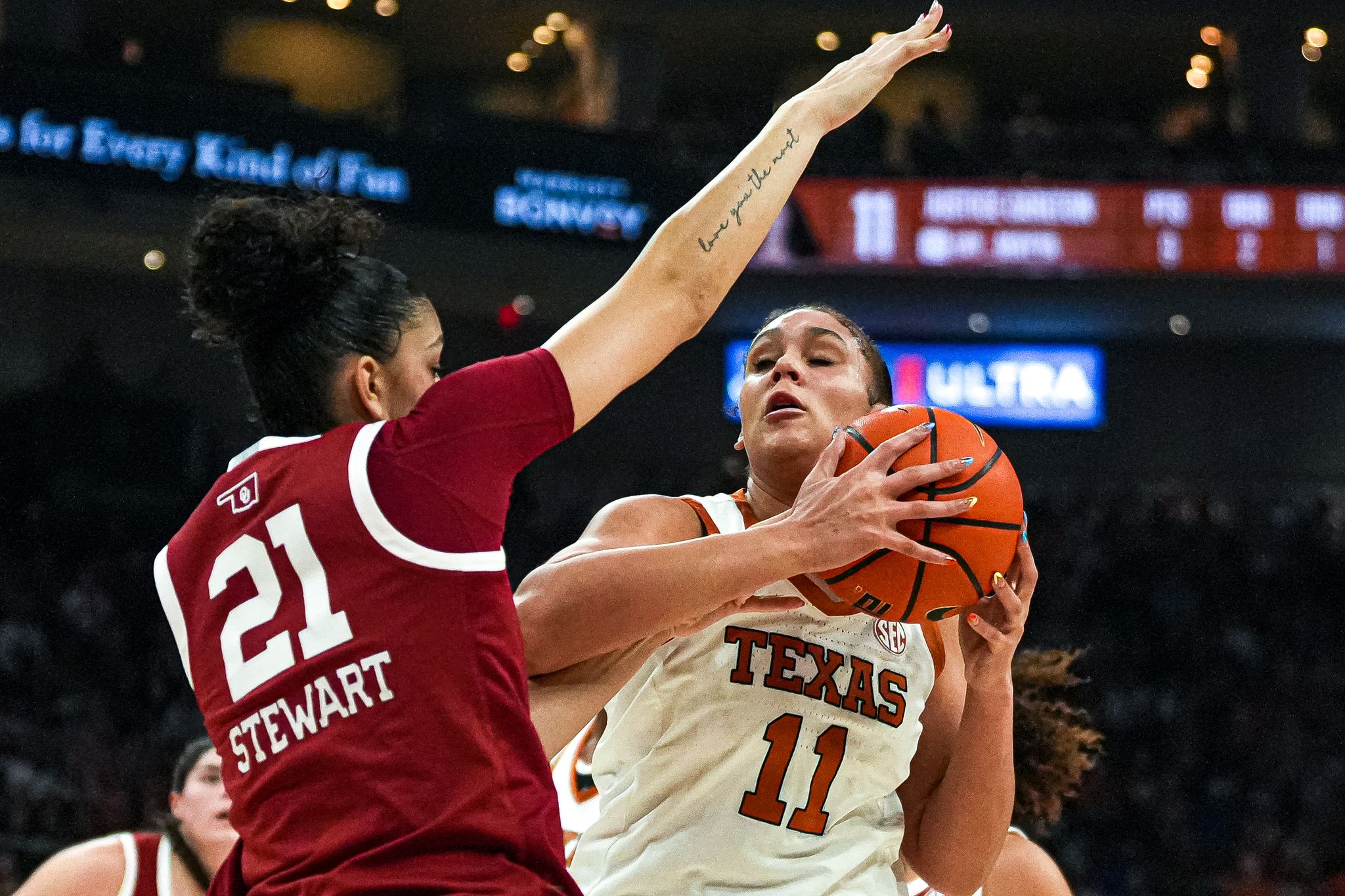 Justice Carlton was a 'difference maker' for Texas in 78-70 win over Oklahoma