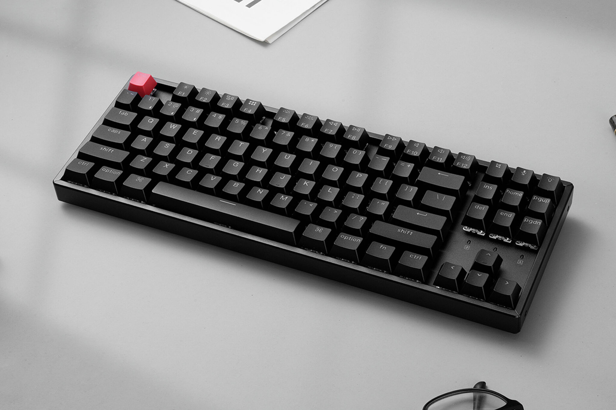 Customize your typing to your liking with this hot-swappable keyboard