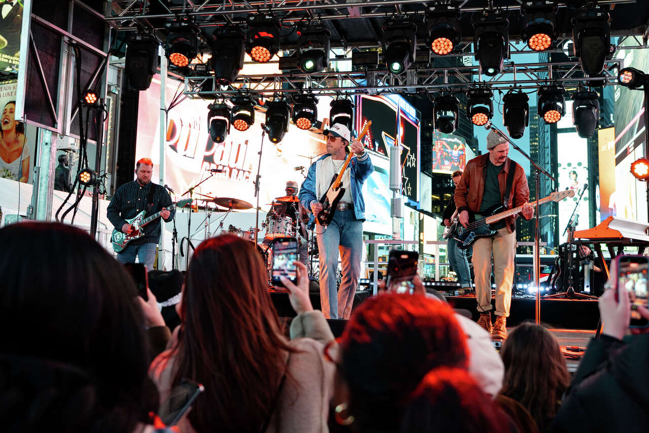 Russell Dickerson during a RodeoHouston pop-up show in Times Square.