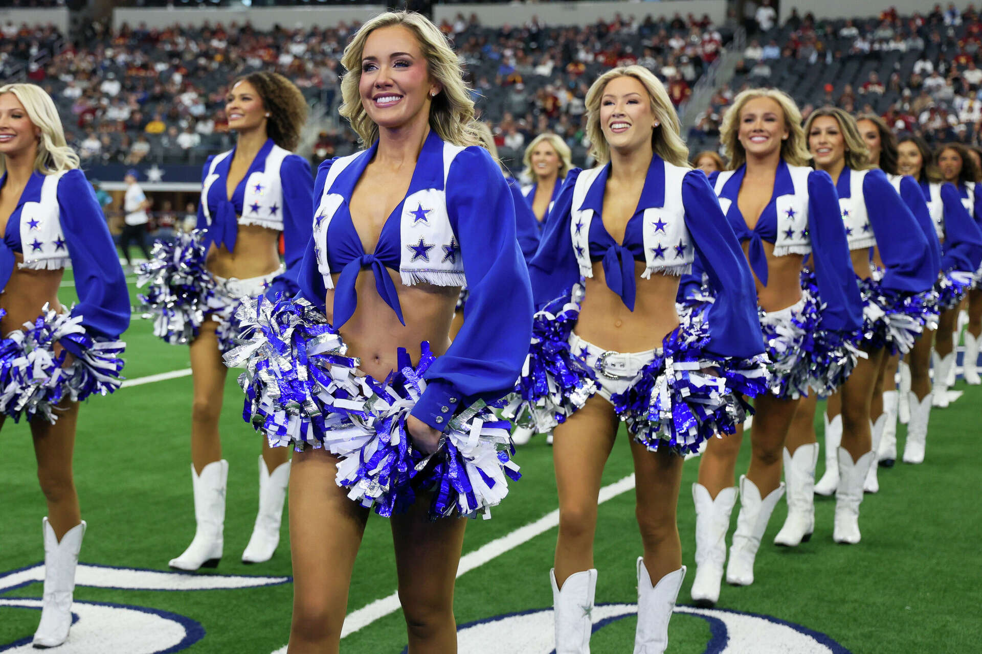Dallas Cowboy Cheerleaders bringing their live show to San Antonio