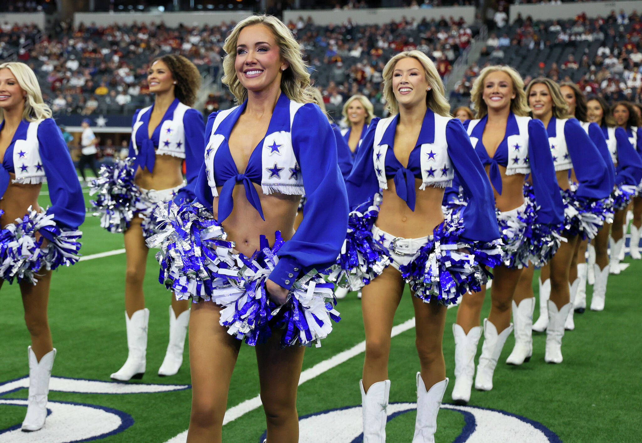 Dallas Cowboy Cheerleaders bringing their live show to San Antonio