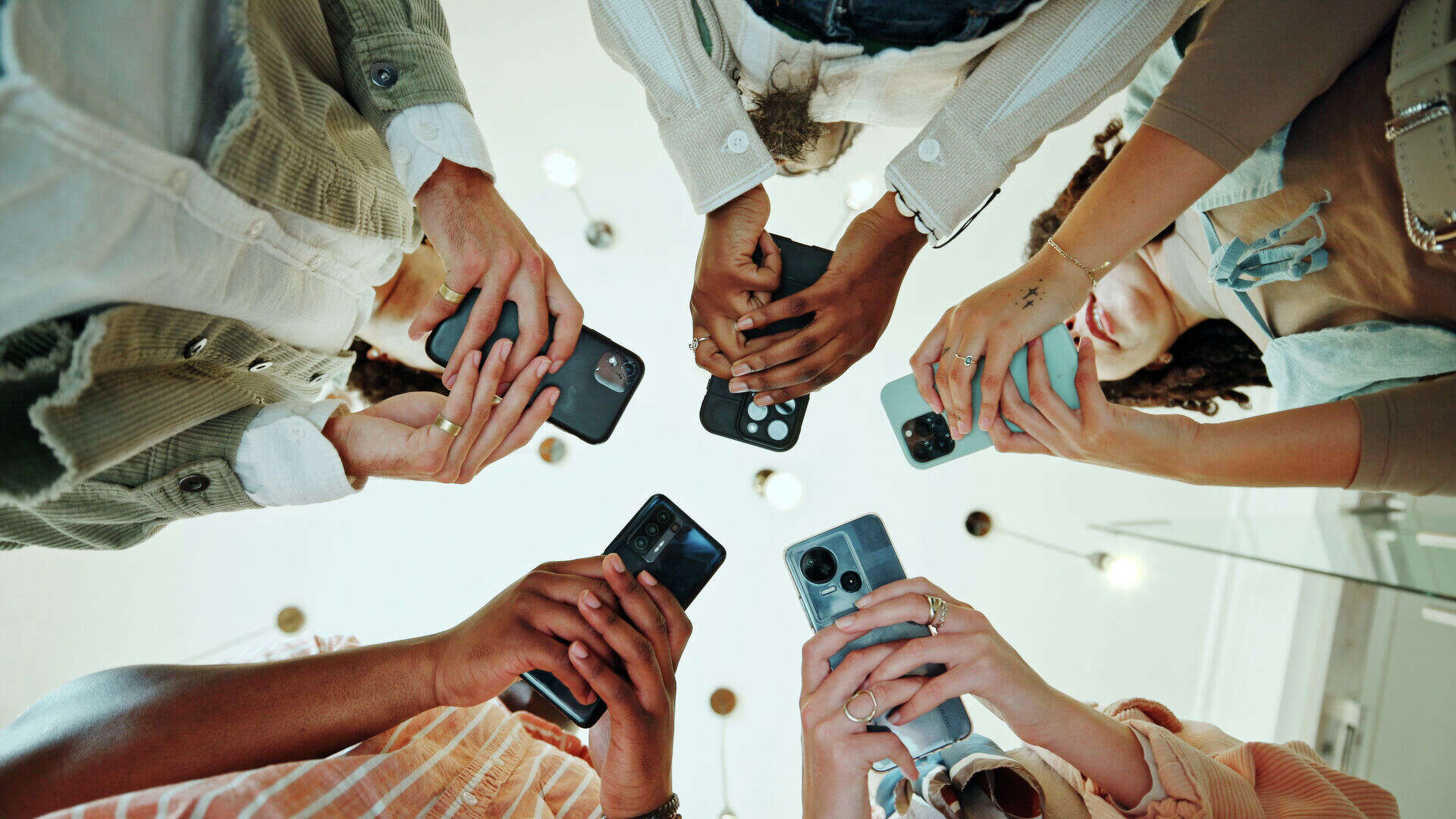 Editorial: CT should pass a statewide cellphone ban in schools