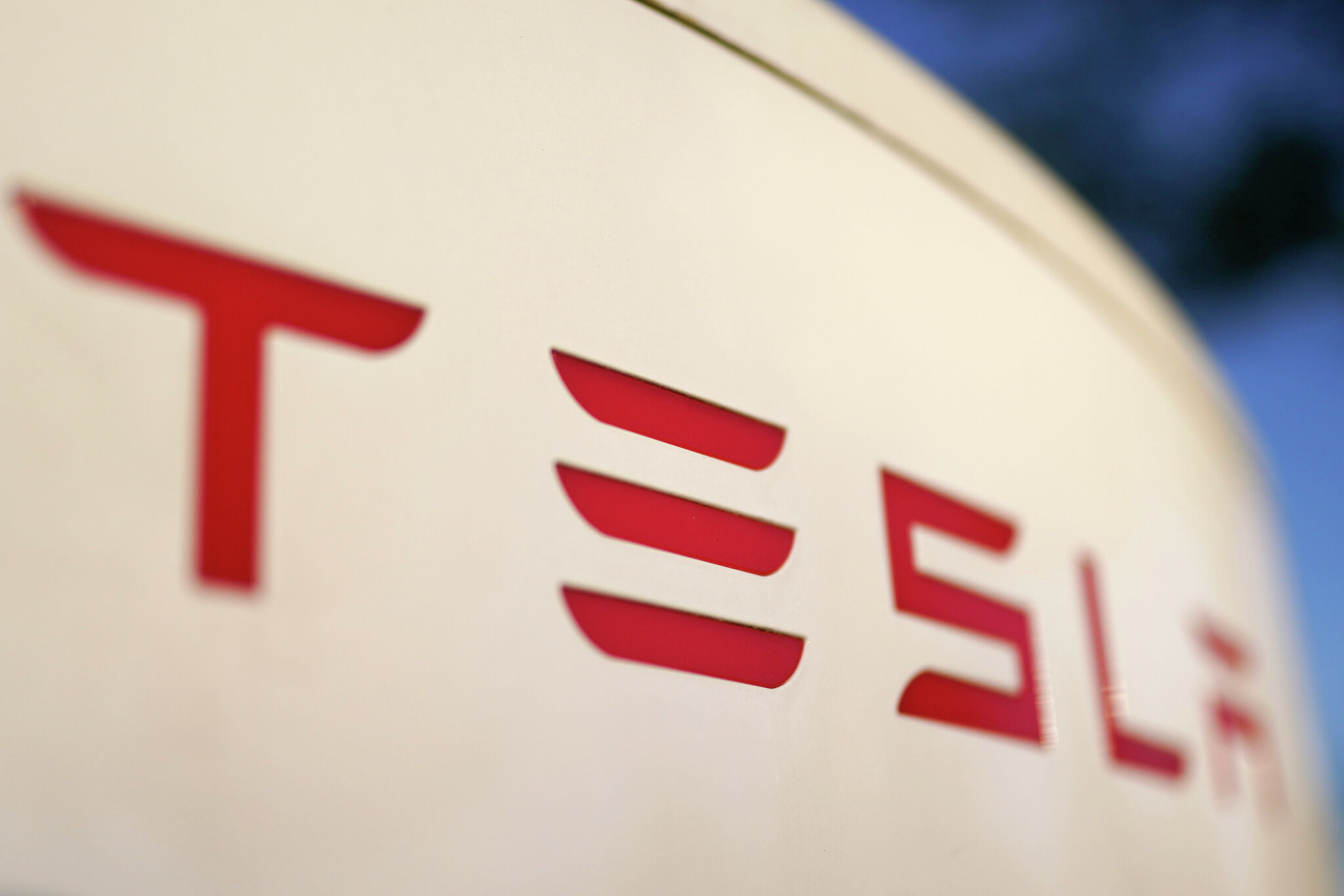Tesla leadership shakeup continues with departure of finance VP