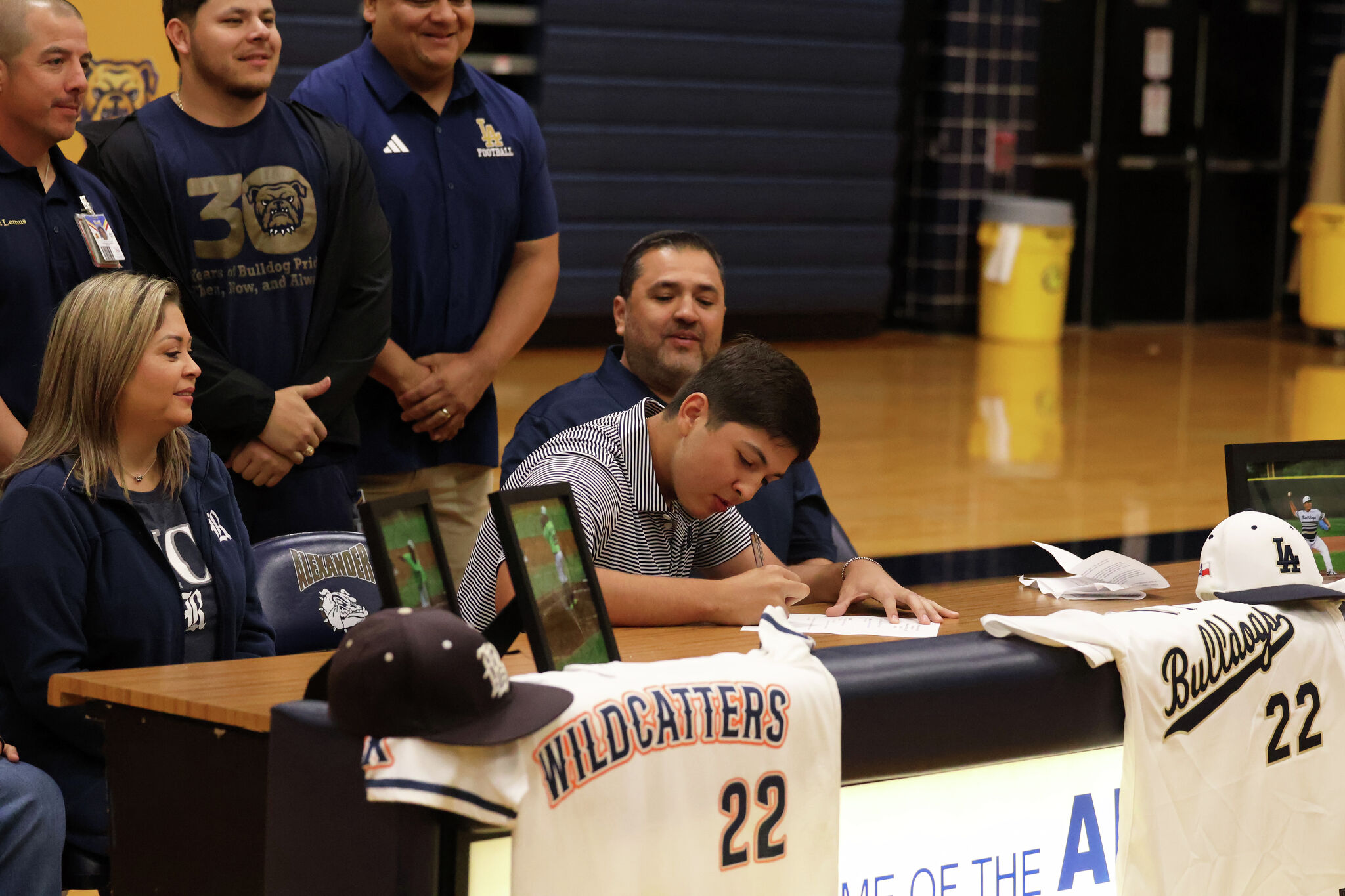 Alexander pitcher Juliocesar Hernandez signs with Division I Rice