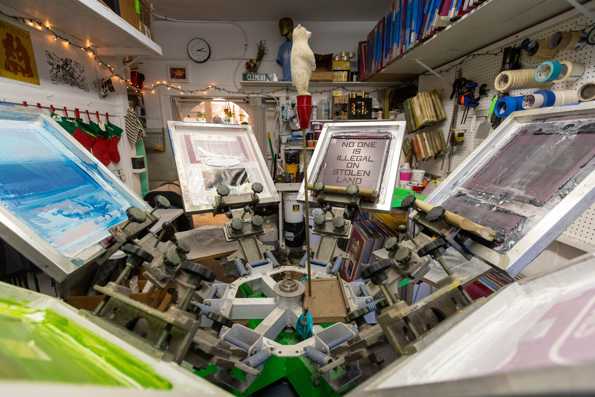 The San Francisco store printing hundreds of free 'F-K ICE' tees