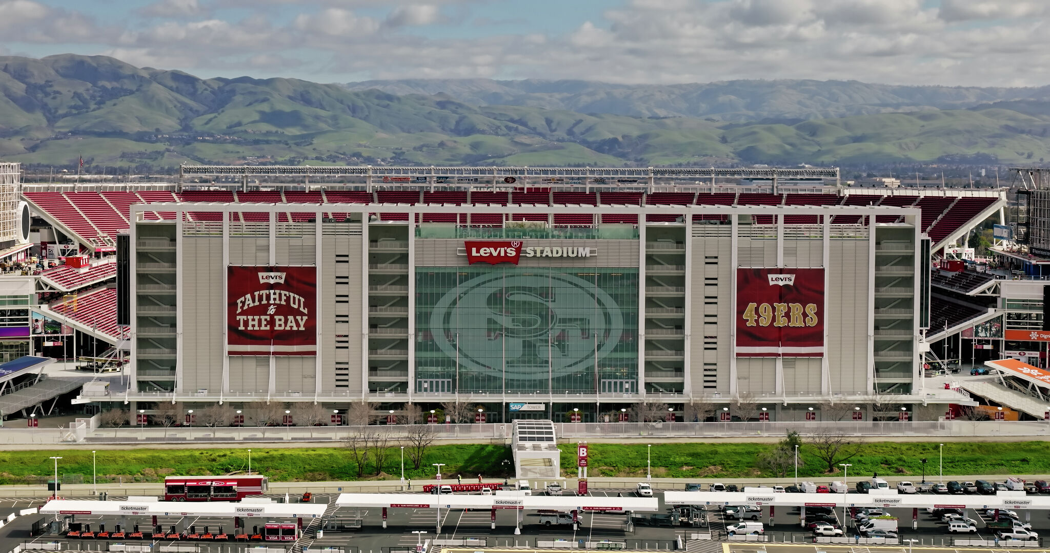 Experts explain earthquake risk for Levi's Stadium amid nearby swarms