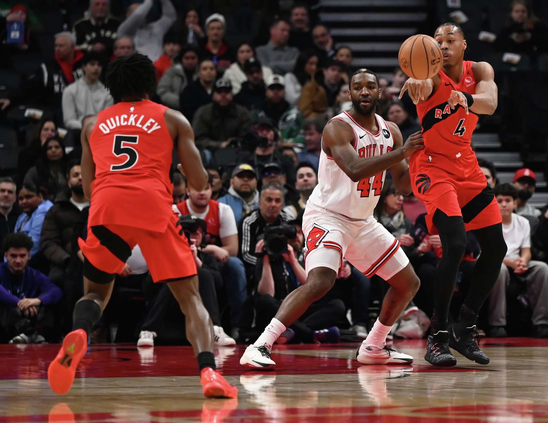 Brandon Ingram scores 33 points as Raptors beat new-look Bulls 123-107